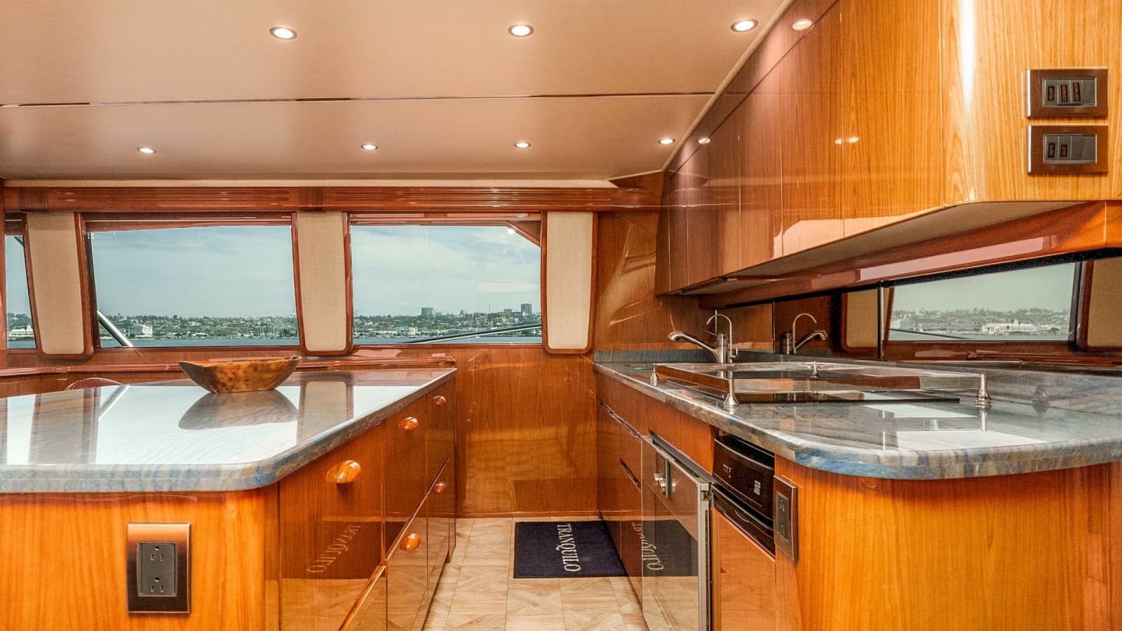 2014 Viking 76 Enclosed Bridge Sportfisher - Photo 10
