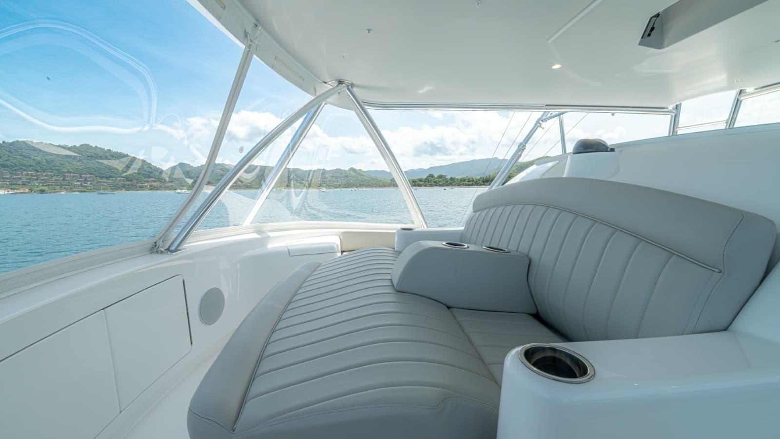 2024 Viking 64 Convertible - Photo 59