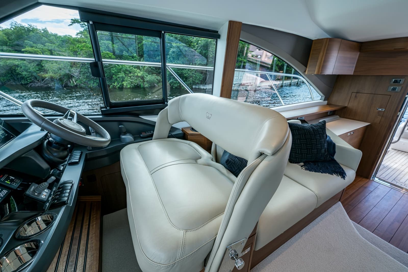 2025 Princess F45 - Photo 37