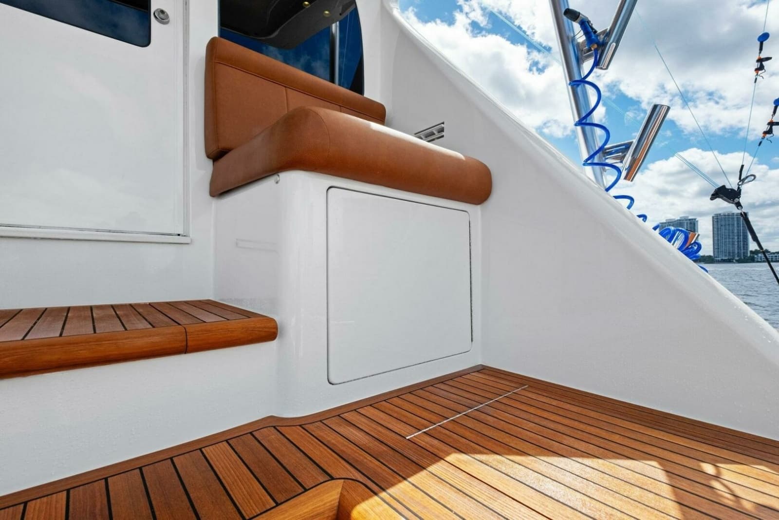 2012 Viking 82 Convertible - Photo 137
