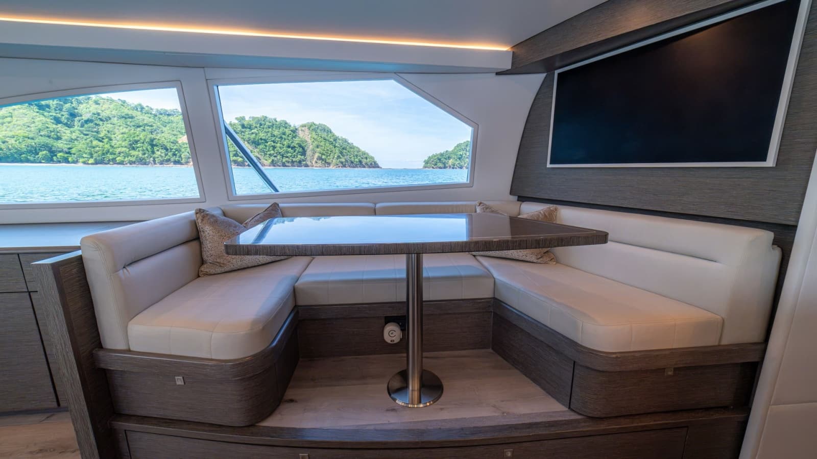 2024 Viking 64 Convertible - Photo 17