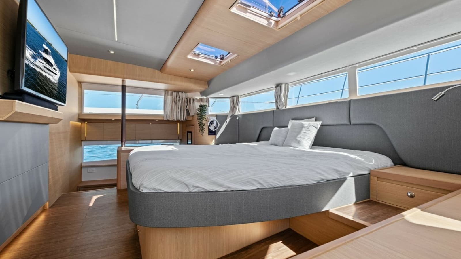 2022 Aquila 54 Yacht - Photo 22