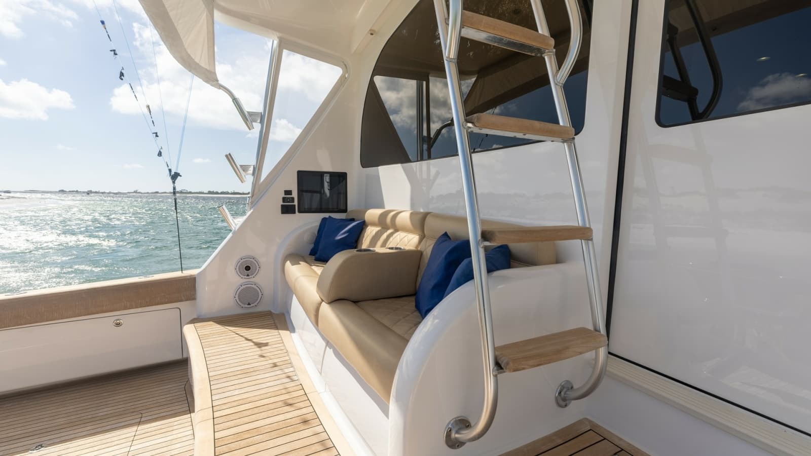 2022 Viking 68 Convertible - Photo 8