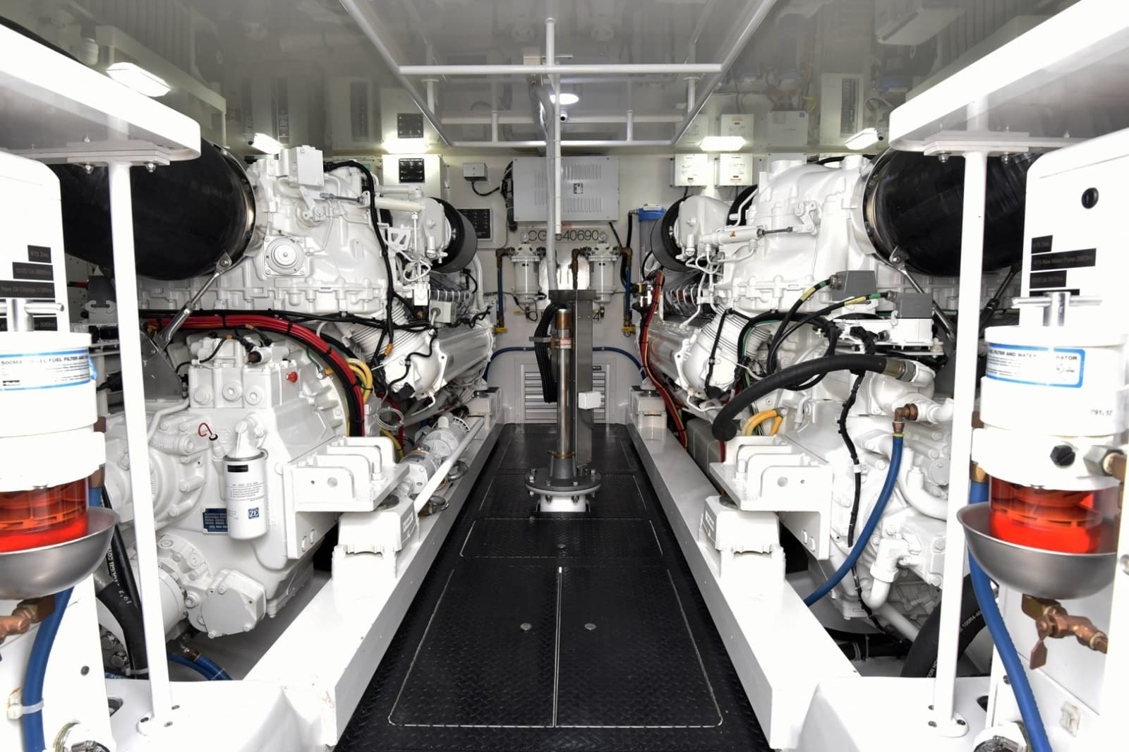 2019 Viking 80 Skybridge - Photo 203