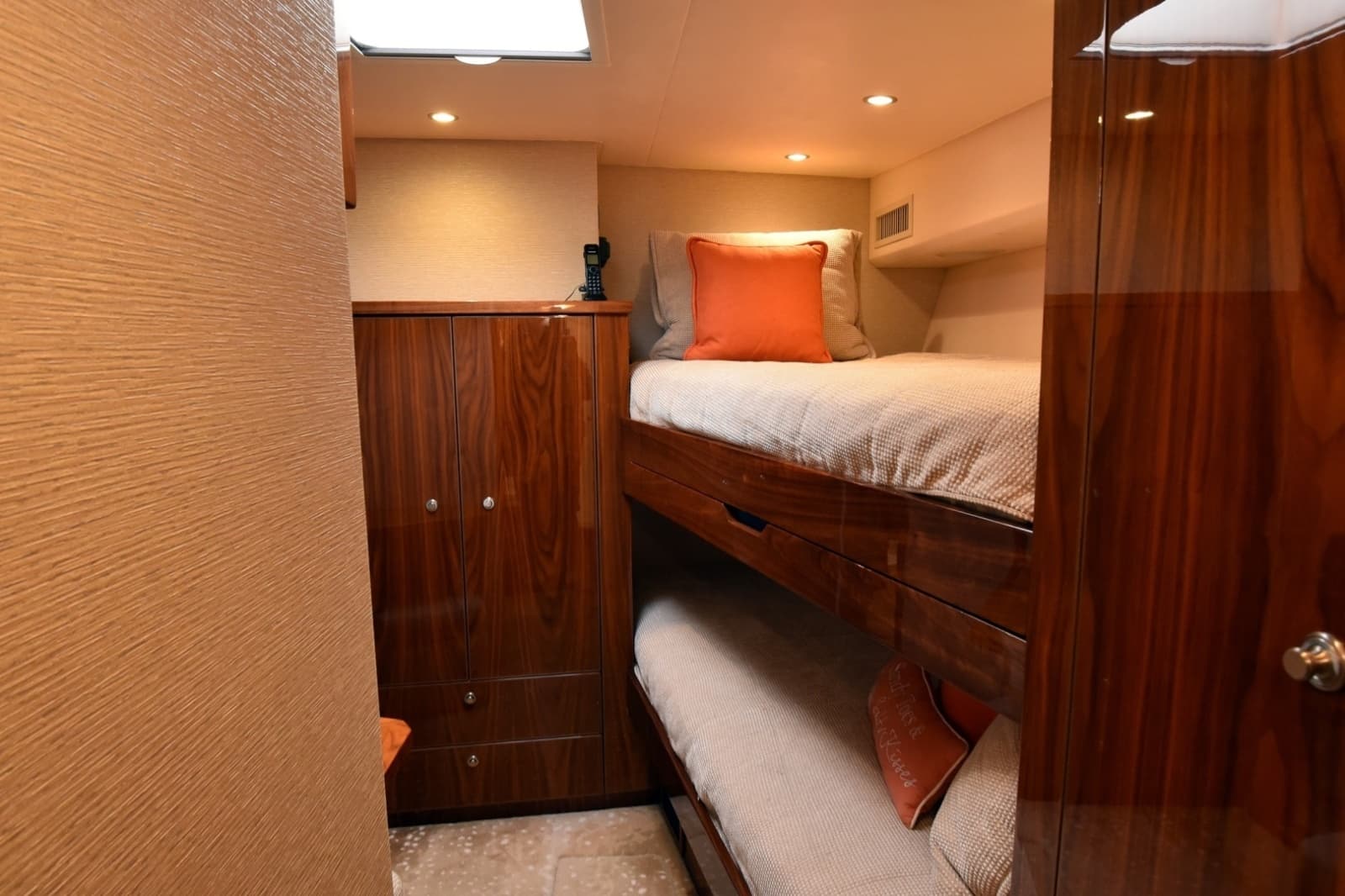 2019 Viking 80 Skybridge - Photo 105