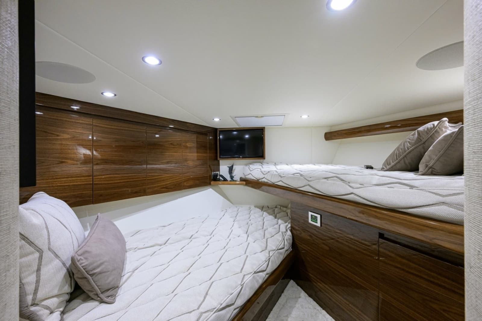 2024 Viking 54 Convertible - Photo 19
