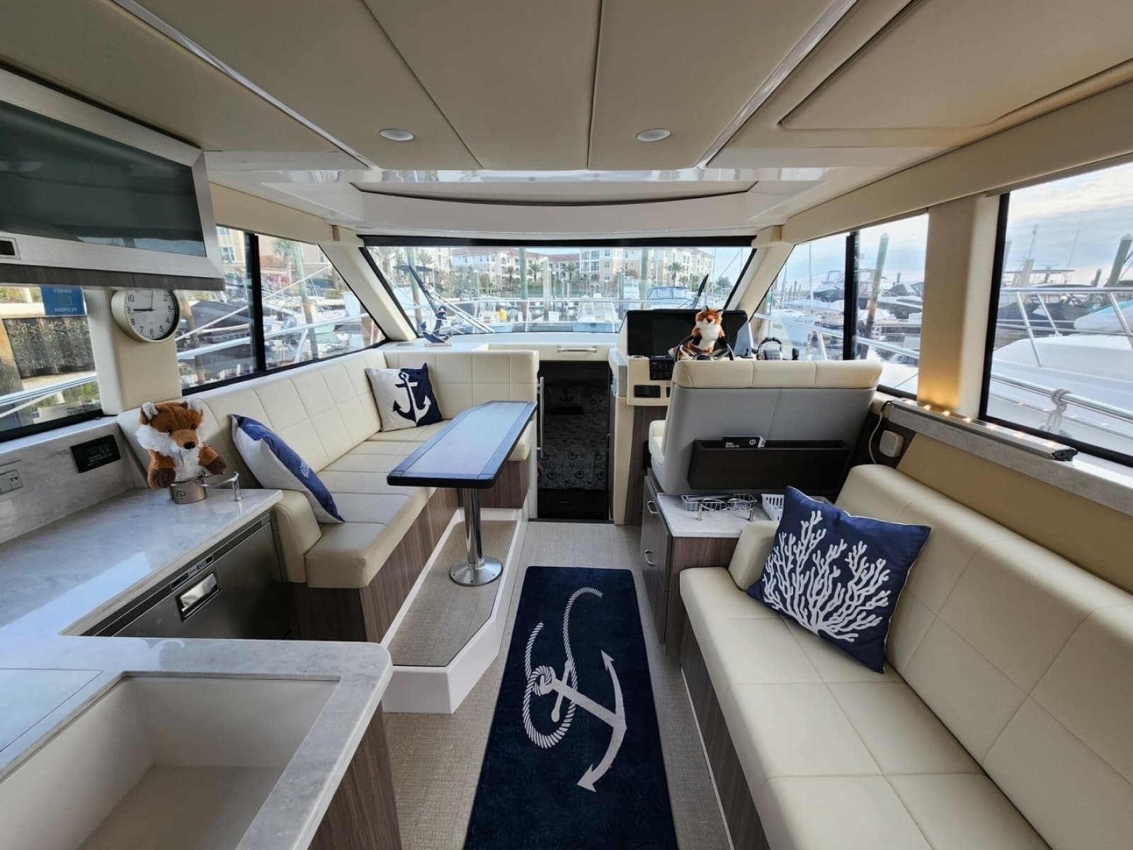 2022 Regal 38 Grand Coupe - Photo 13
