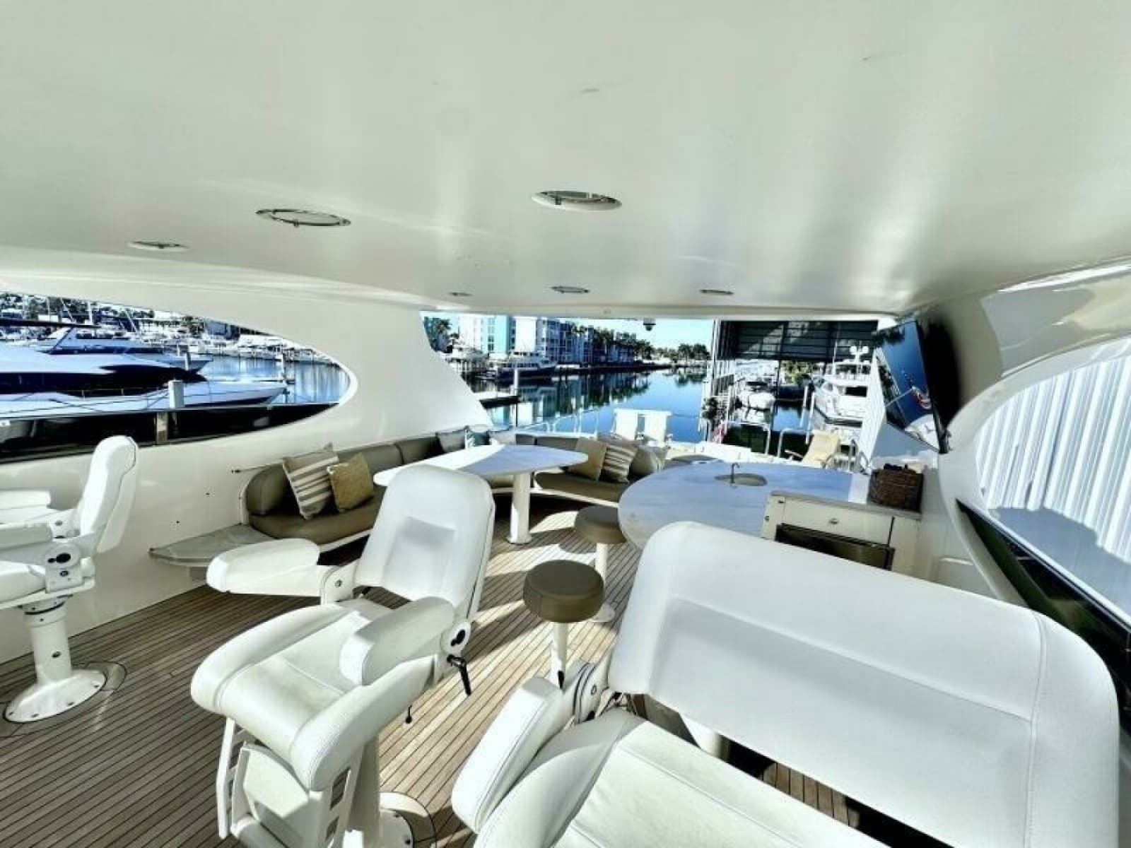 2001 Lazzara Yachts 94 Motor Yacht - Photo 99