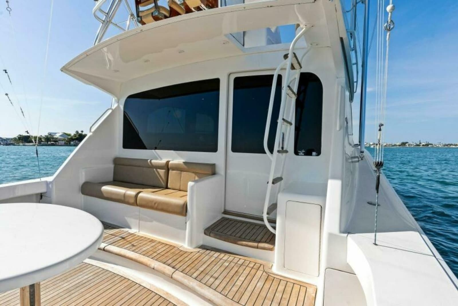 2003 Viking 48 Convertible - Photo 6