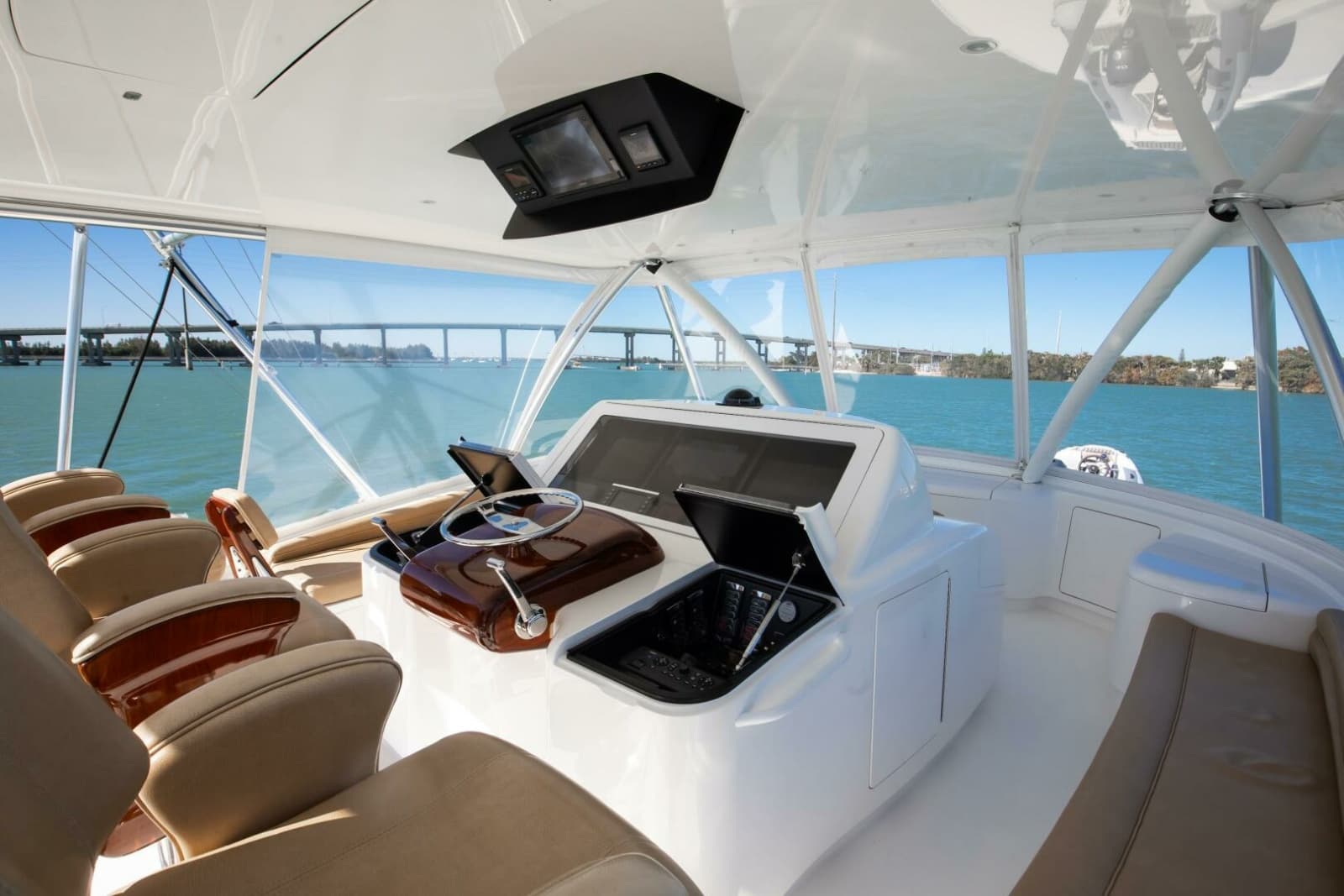 2019 Viking 62 Convertible - Photo 19