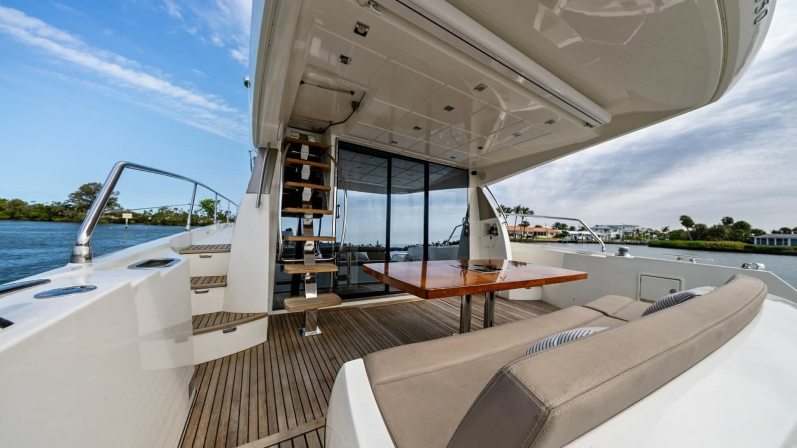 2015 Prestige 550 - Photo 6