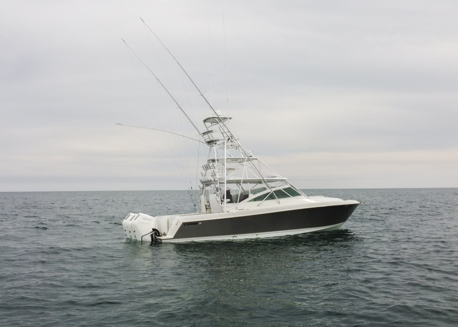 2011 Contender 40 Express - Photo 32