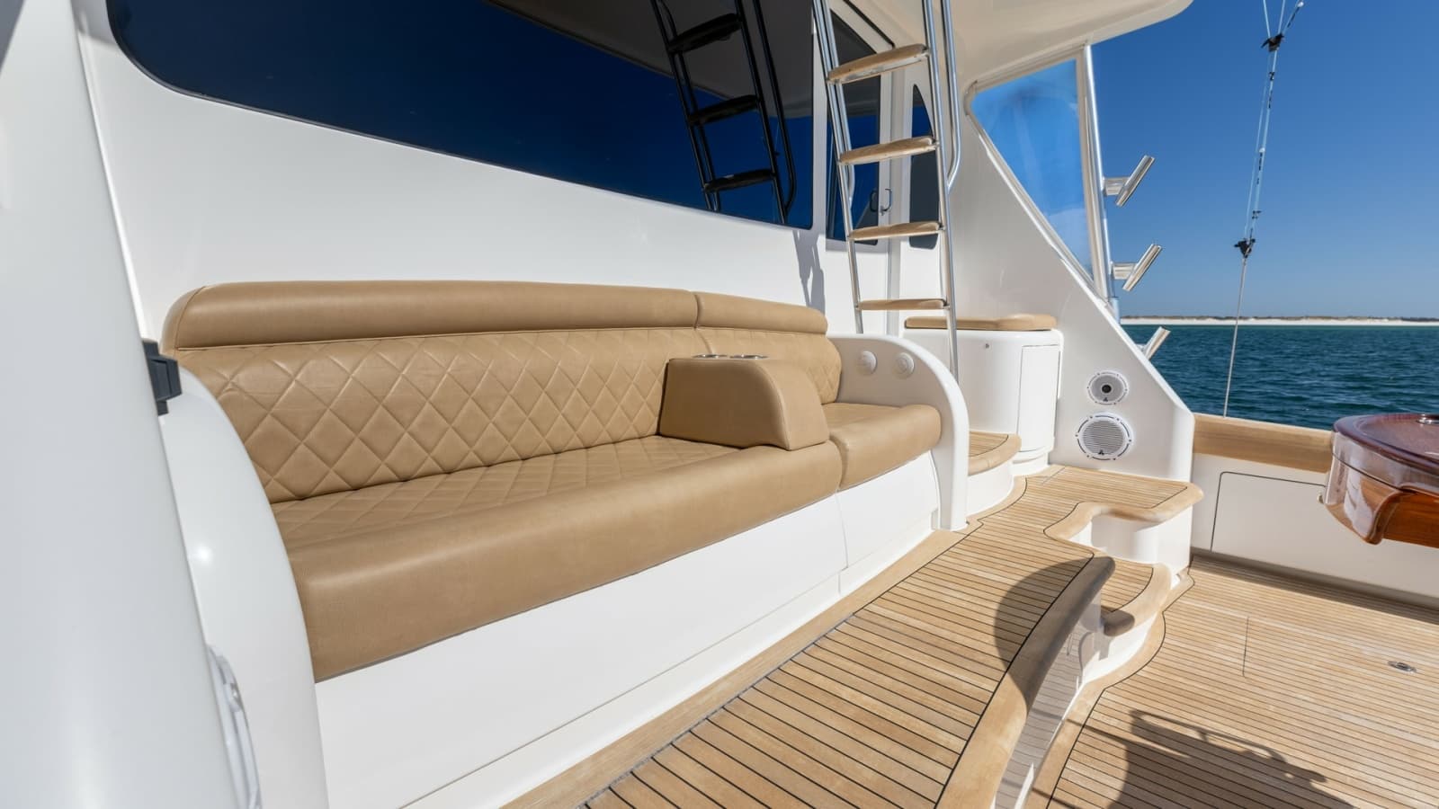 2019 Viking 68 Convertible - Photo 40