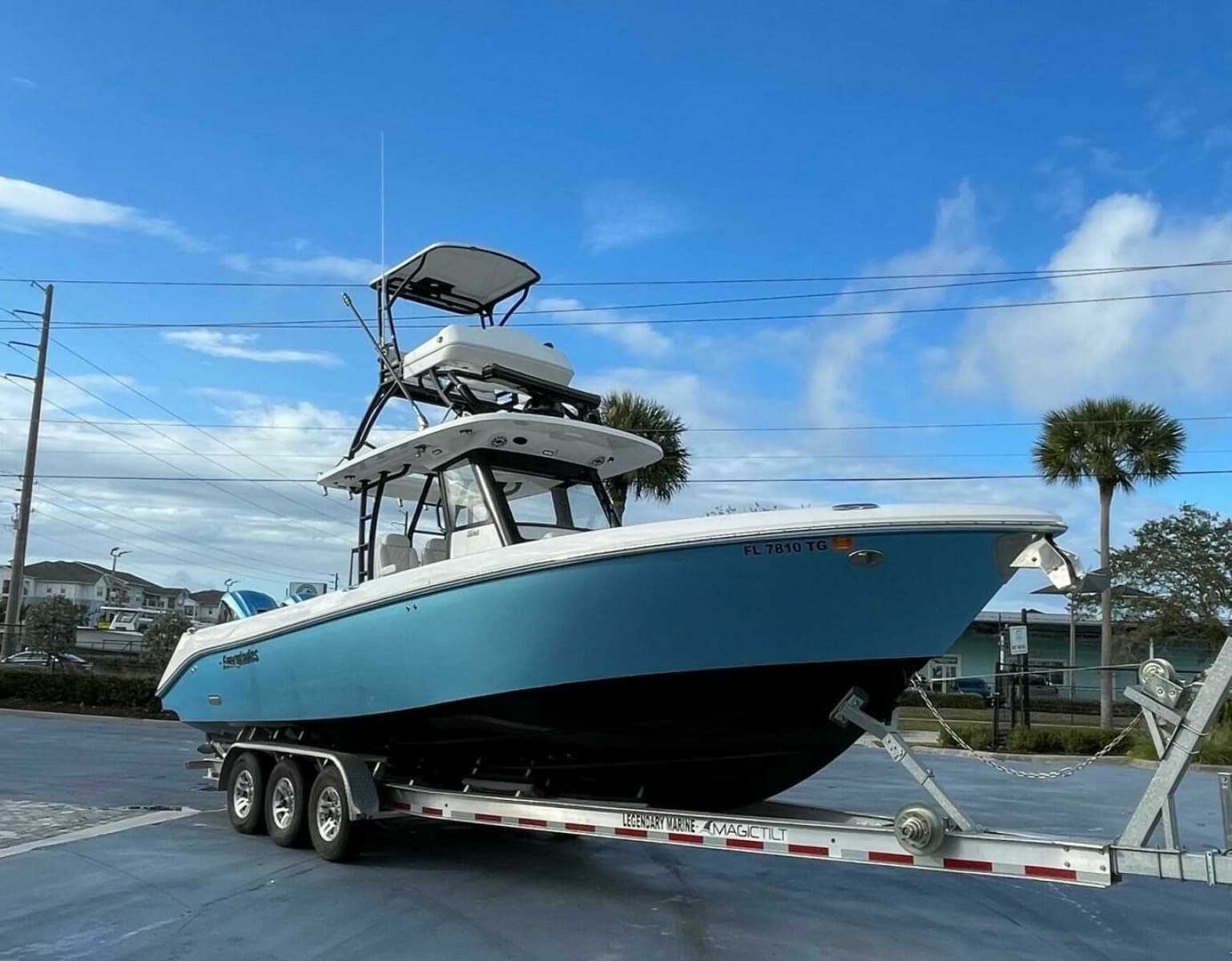 2022 Everglades 335 Center Console - Photo 3