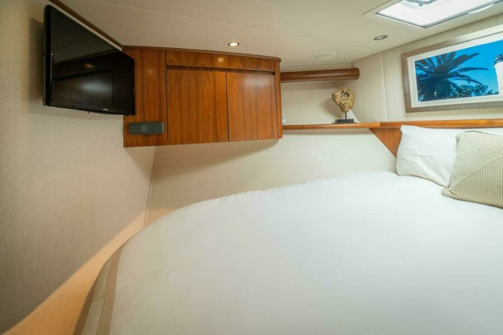 2017 Viking 62 Convertible - Photo 23