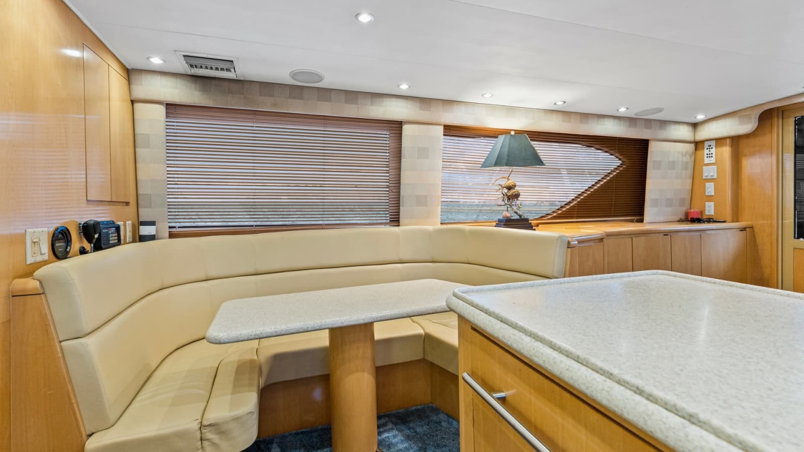 1999 Hatteras 60 Enclosed Bridge Convertible - Photo 10