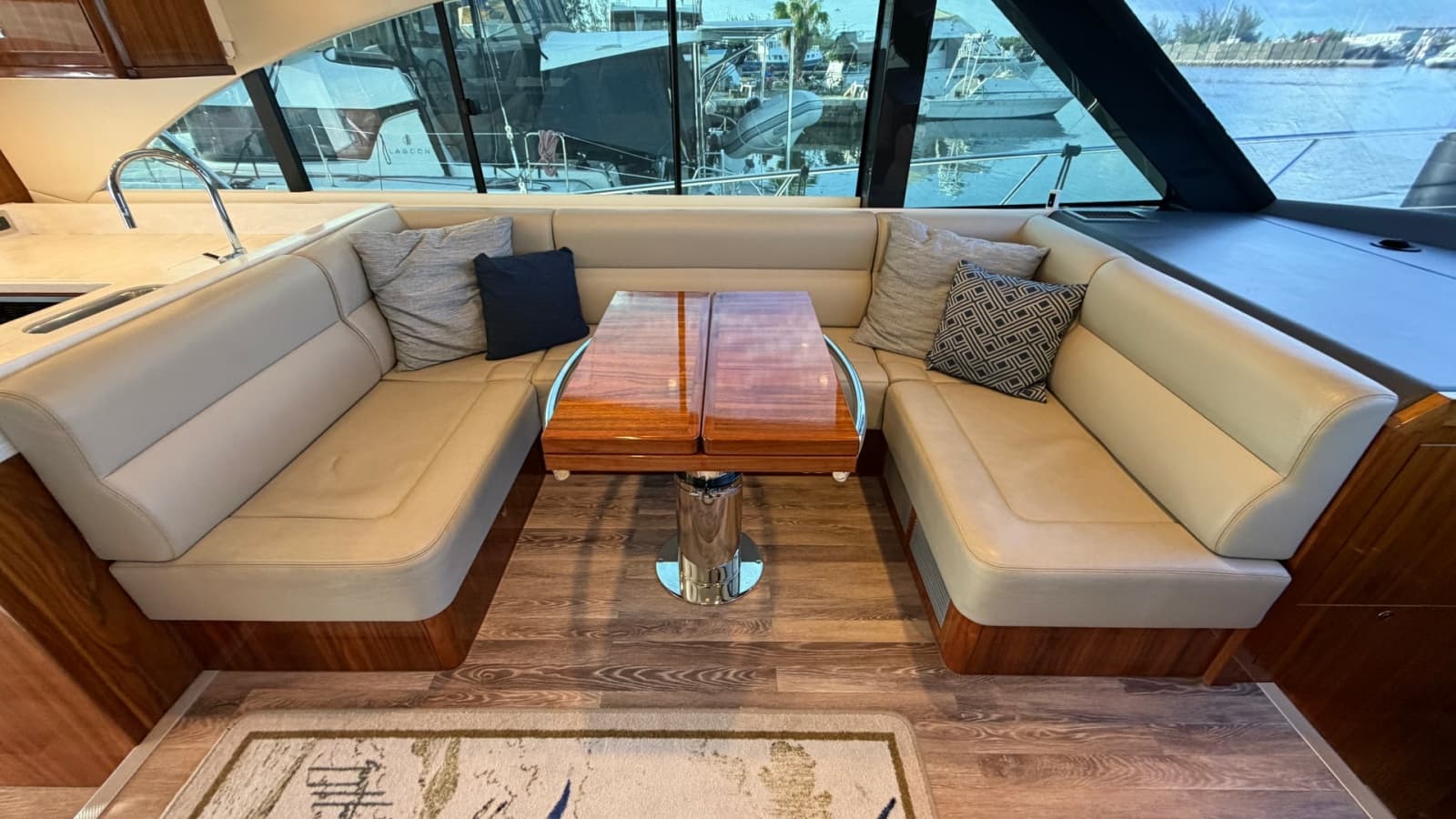 2021 Riviera 57 Enclosed Bridge - Photo 6