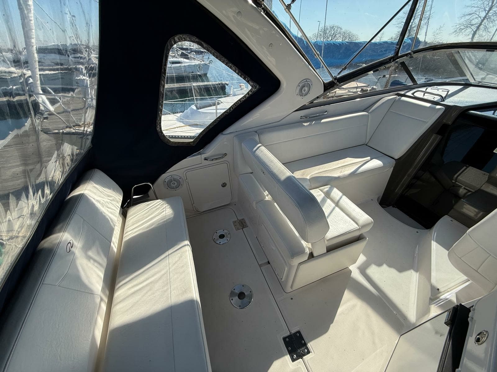2008 Regal 2860 Window Express - Photo 9