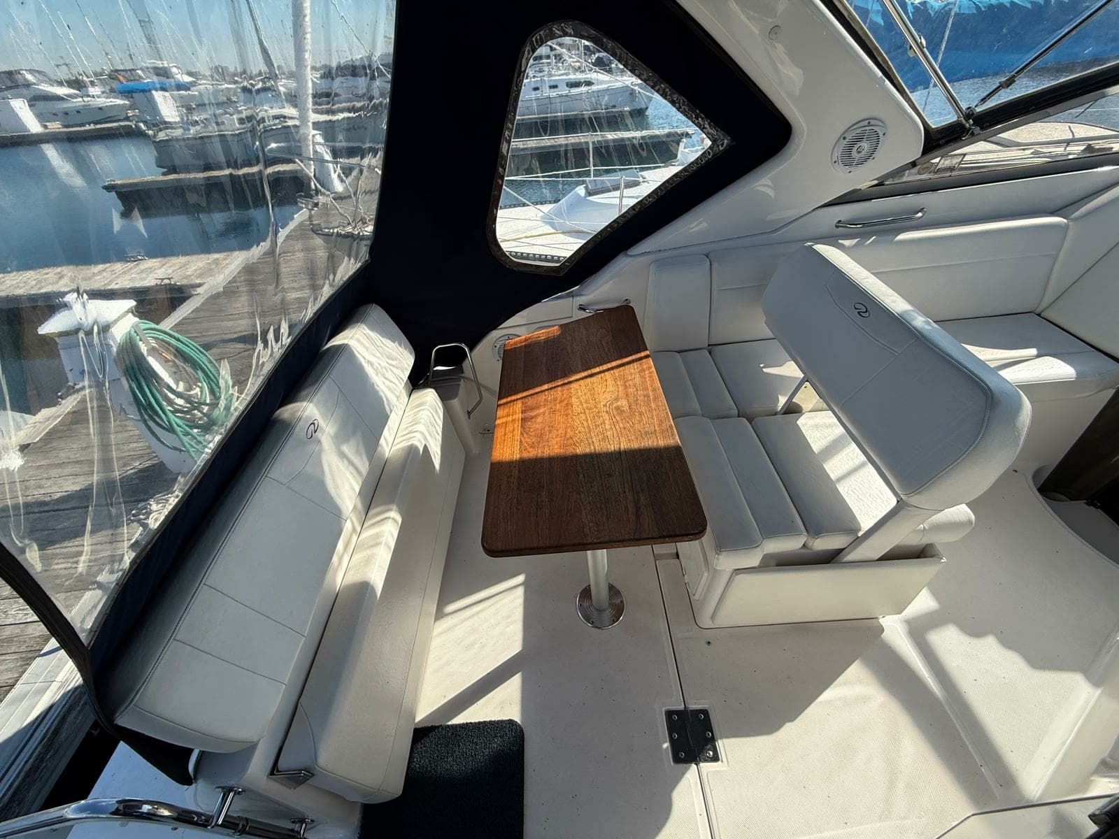 2008 Regal 2860 Window Express - Photo 10