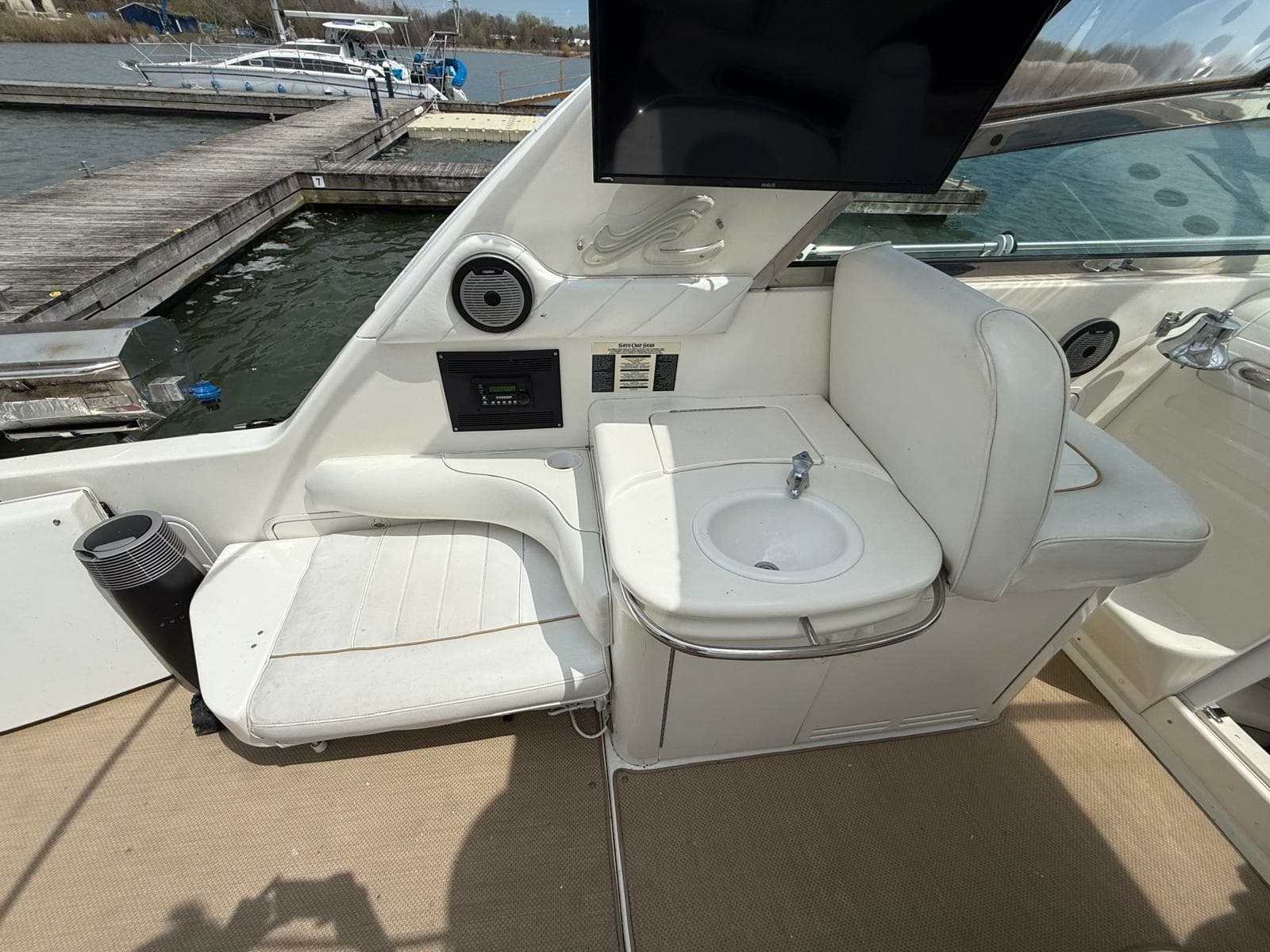 1996 Sea Ray 370 Sundancer - Photo 15