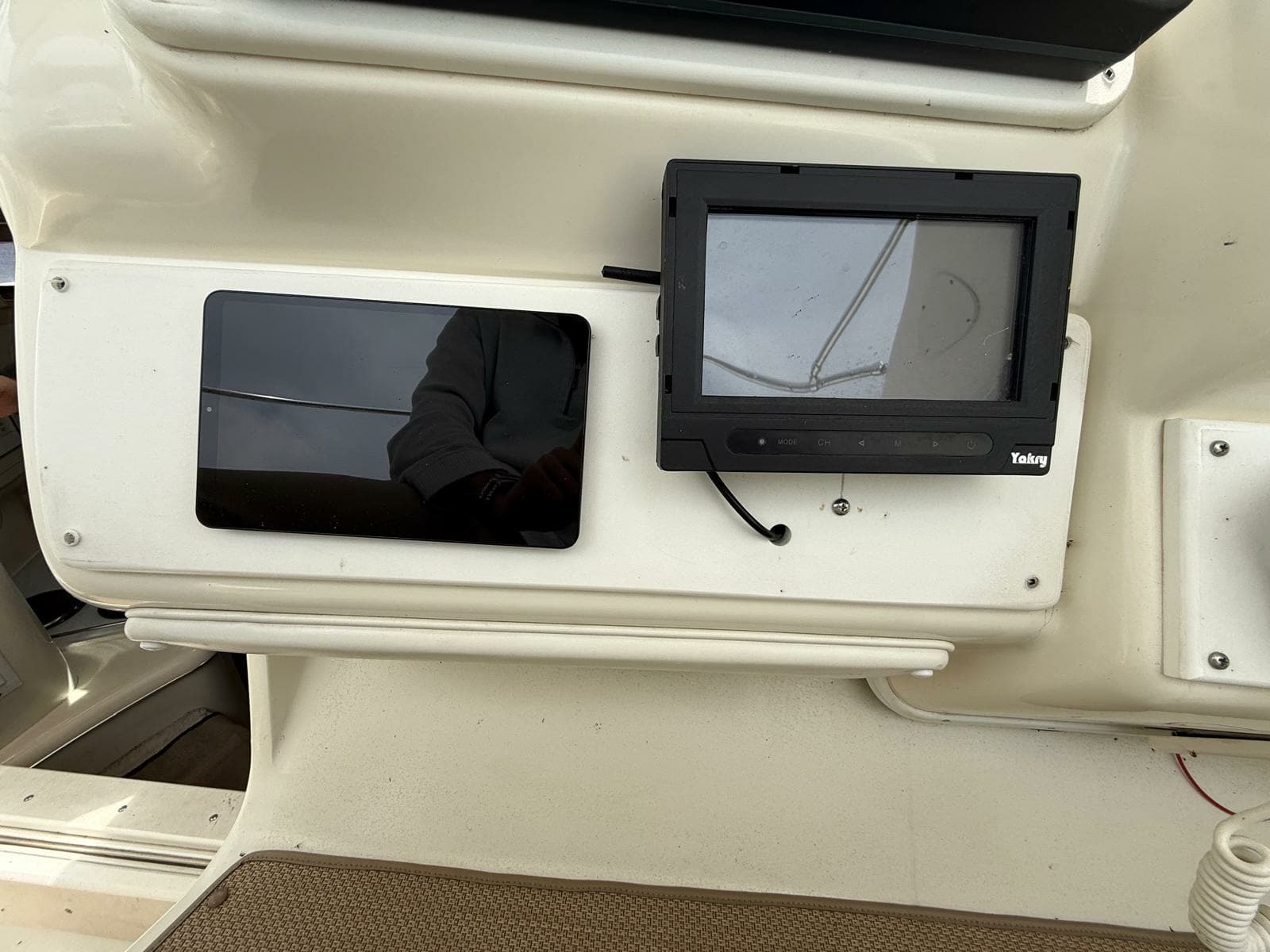 1996 Sea Ray 370 Sundancer - Photo 25