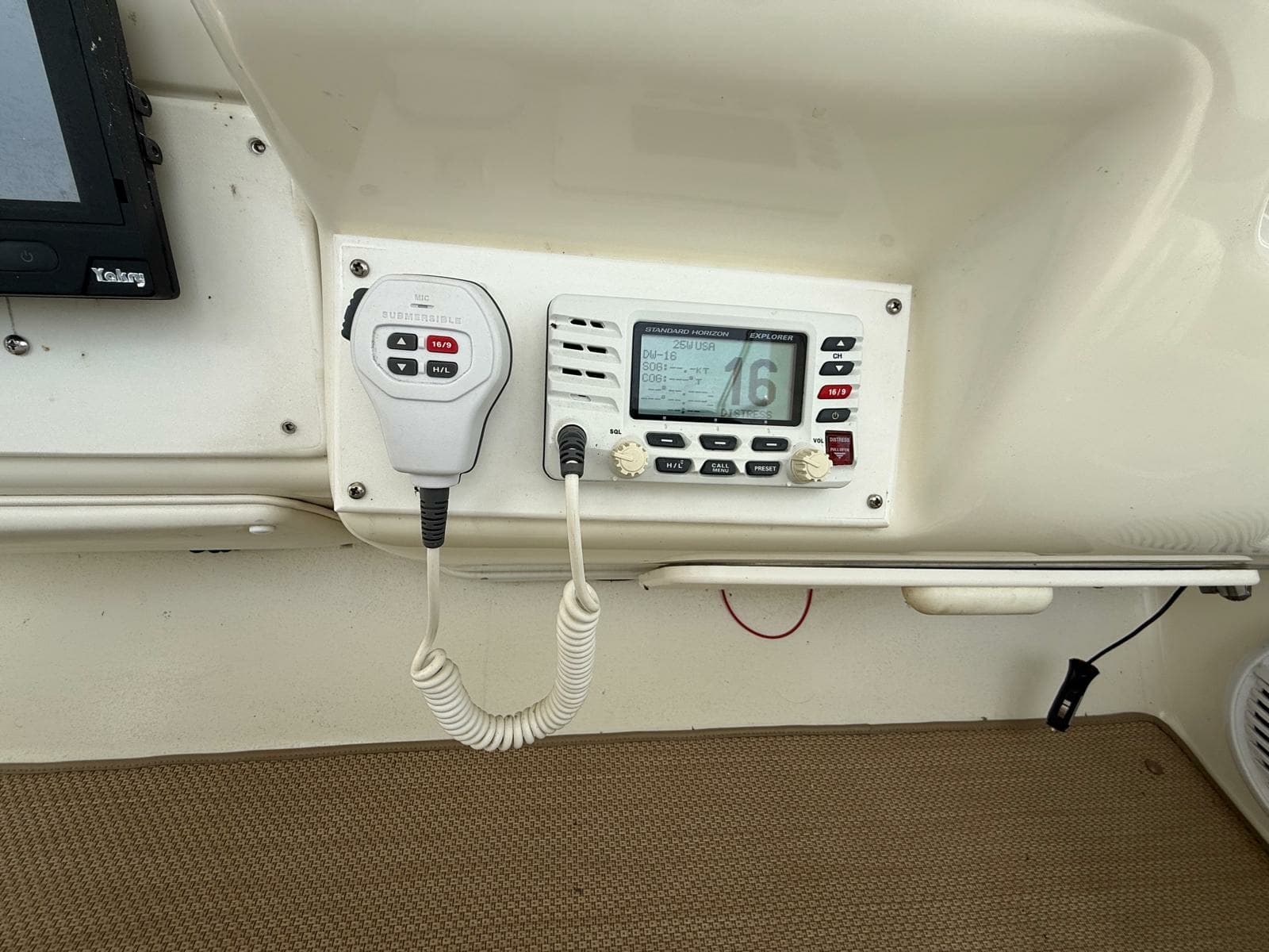 1996 Sea Ray 370 Sundancer - Photo 26