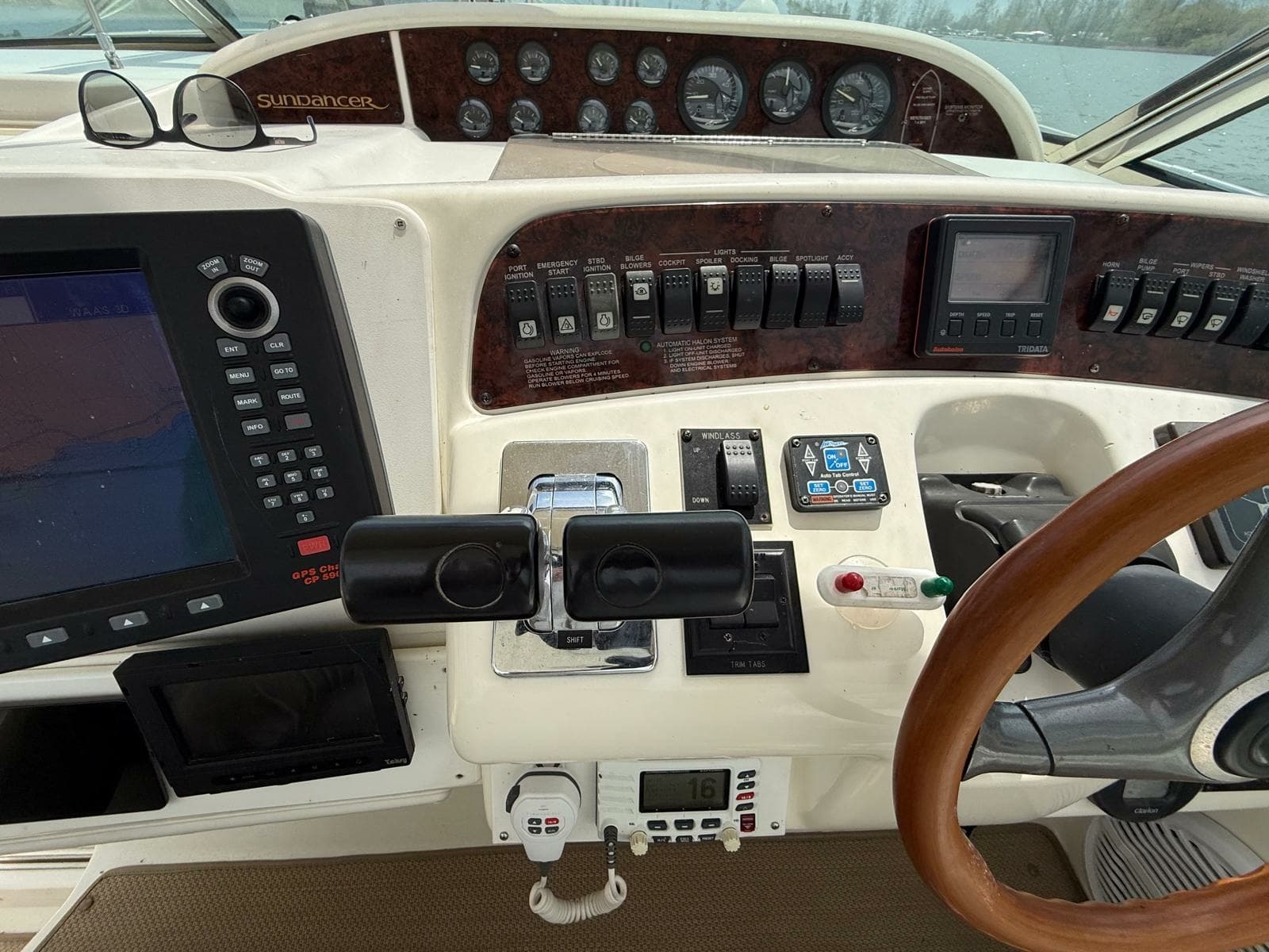 1996 Sea Ray 370 Sundancer - Photo 27
