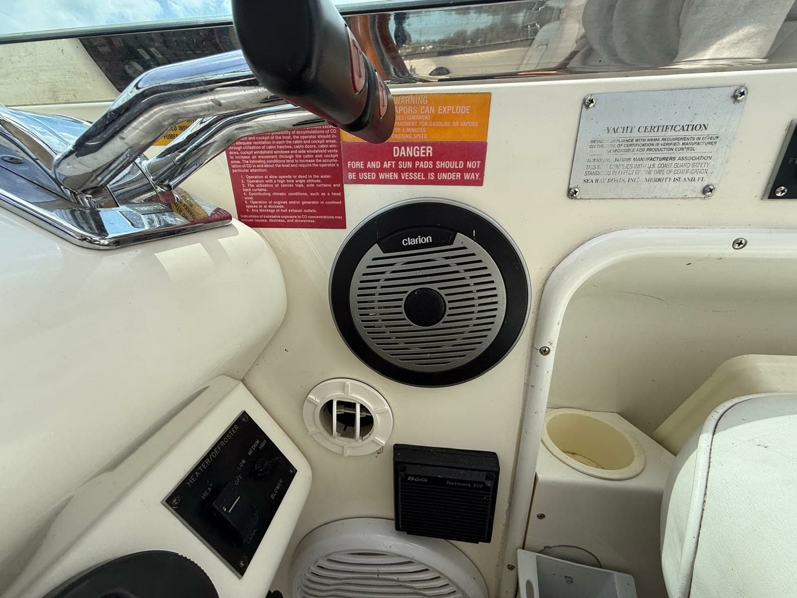 1996 Sea Ray 370 Sundancer - Photo 33