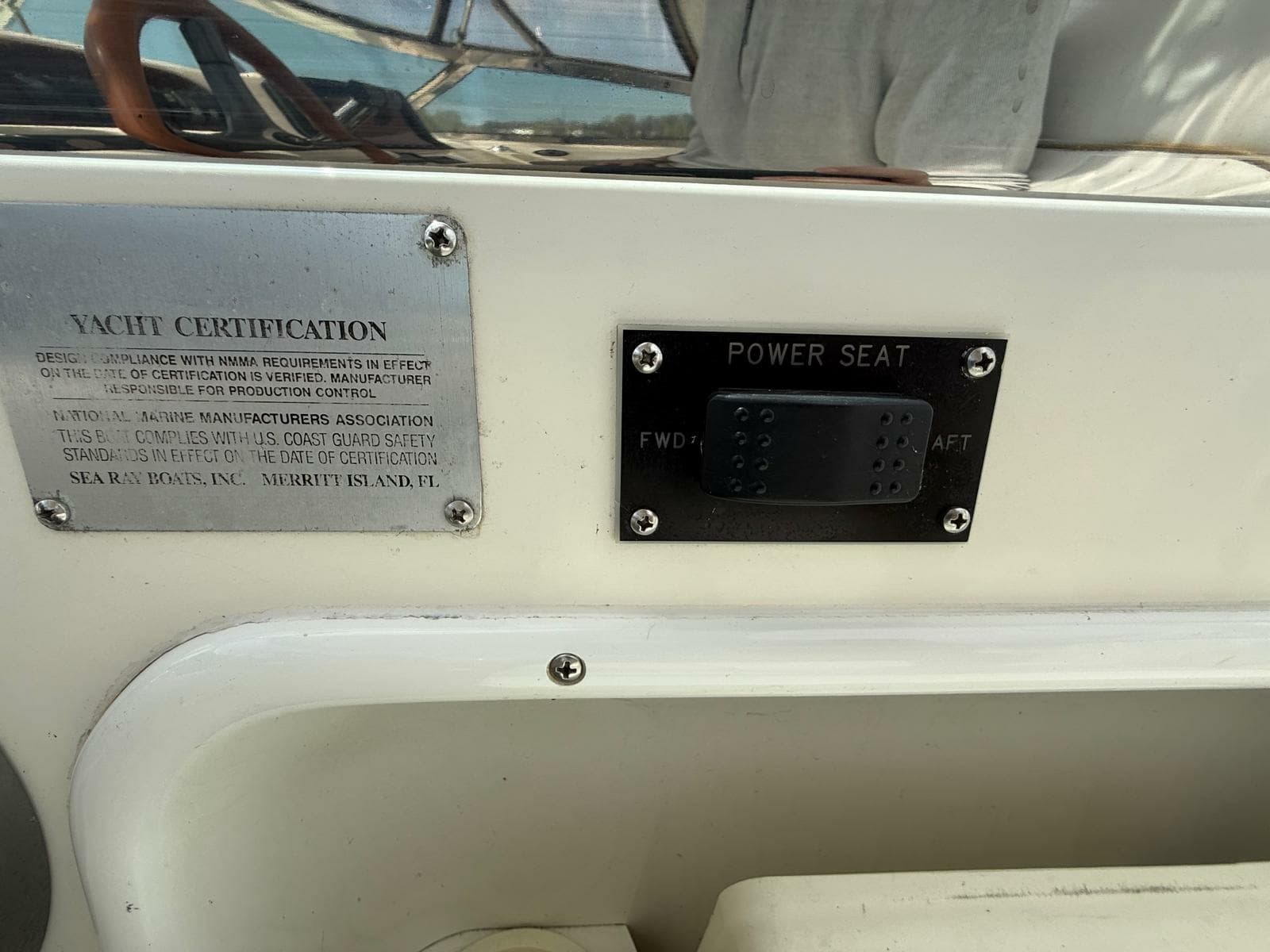1996 Sea Ray 370 Sundancer - Photo 34