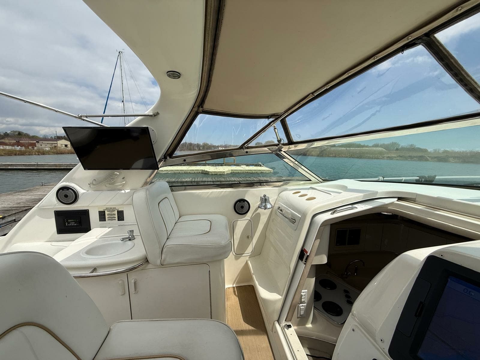 1996 Sea Ray 370 Sundancer - Photo 36
