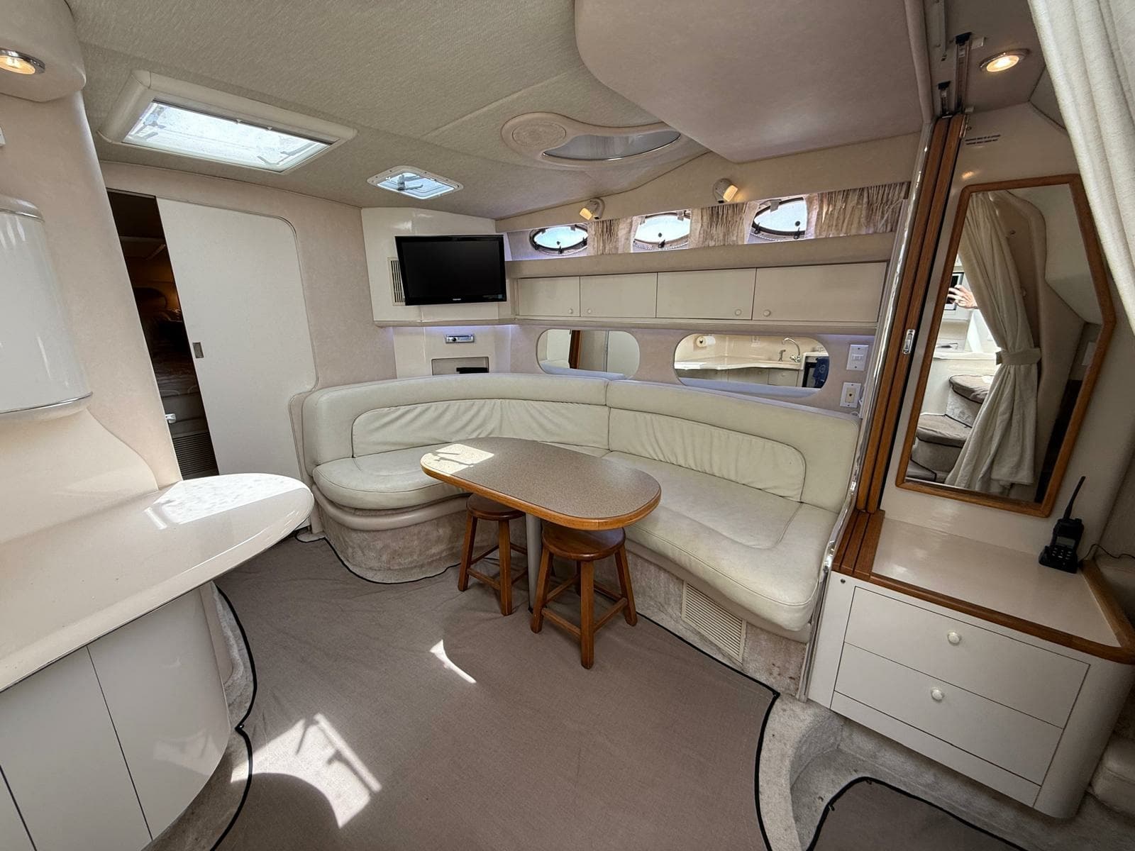 1996 Sea Ray 370 Sundancer - Photo 40