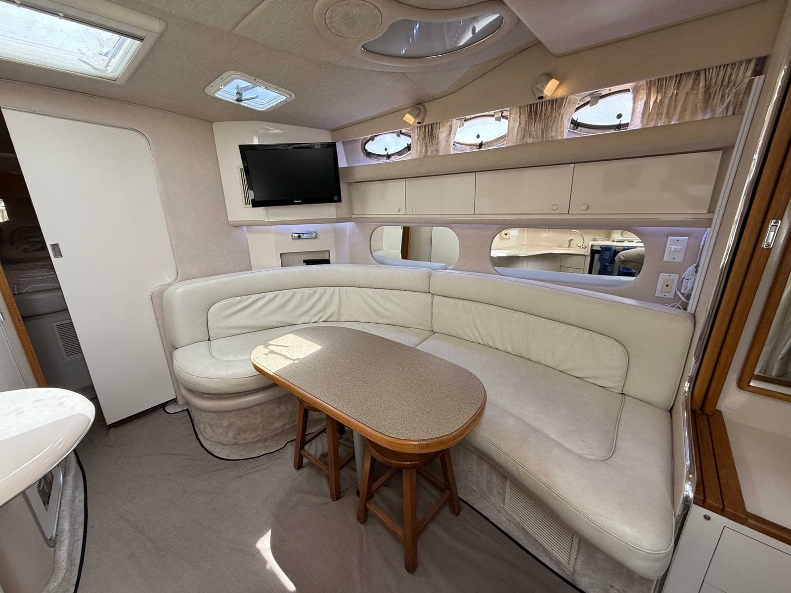1996 Sea Ray 370 Sundancer - Photo 41