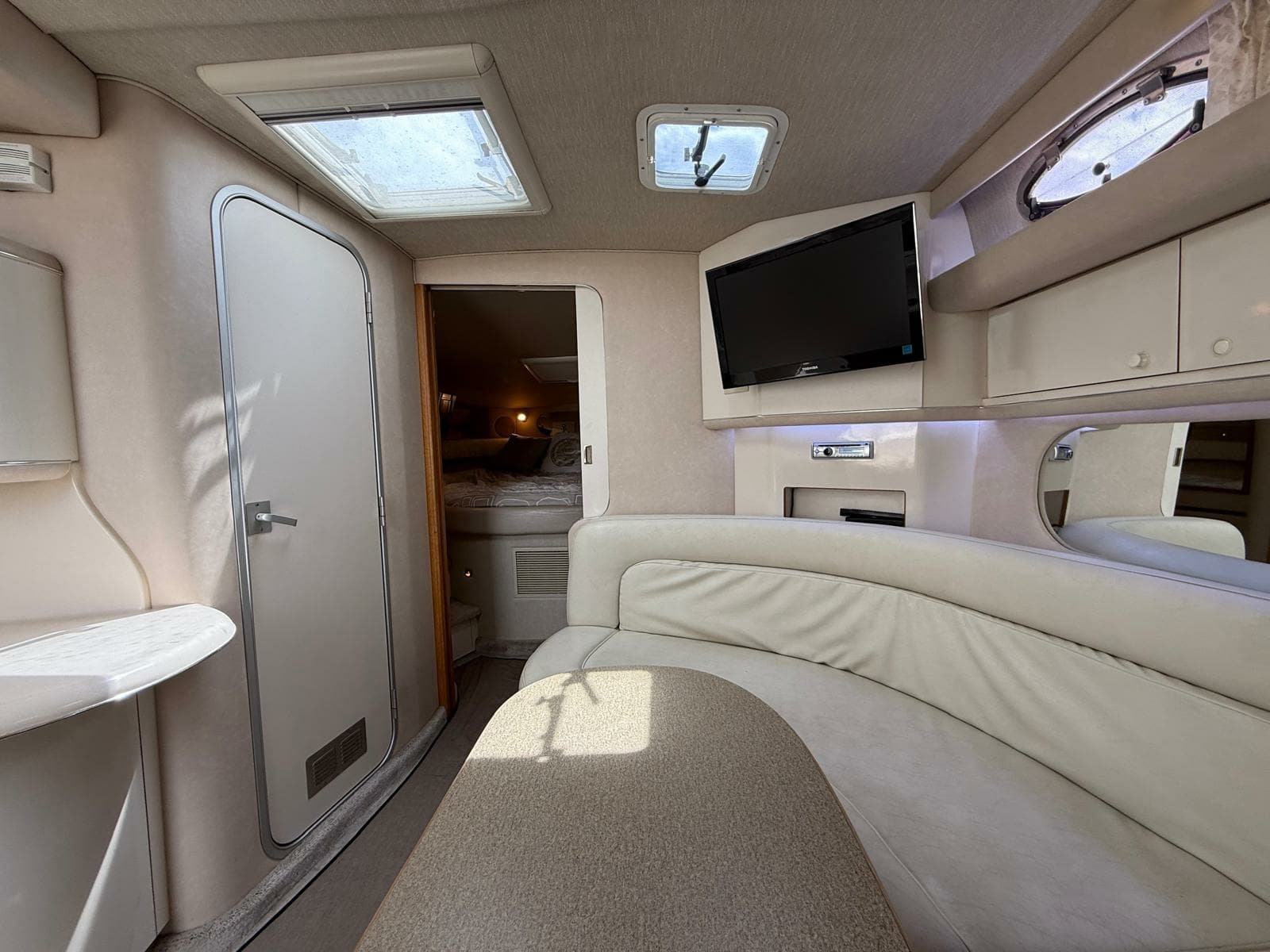 1996 Sea Ray 370 Sundancer - Photo 42