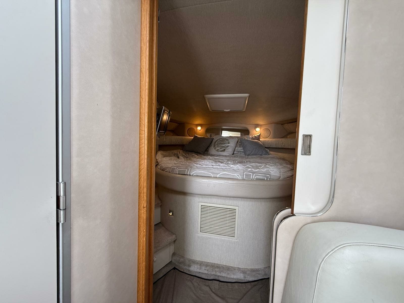 1996 Sea Ray 370 Sundancer - Photo 43