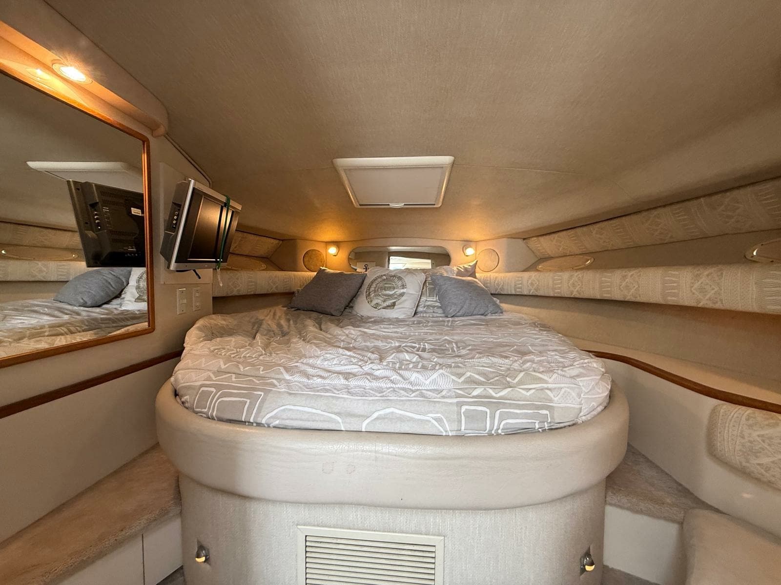 1996 Sea Ray 370 Sundancer - Photo 44