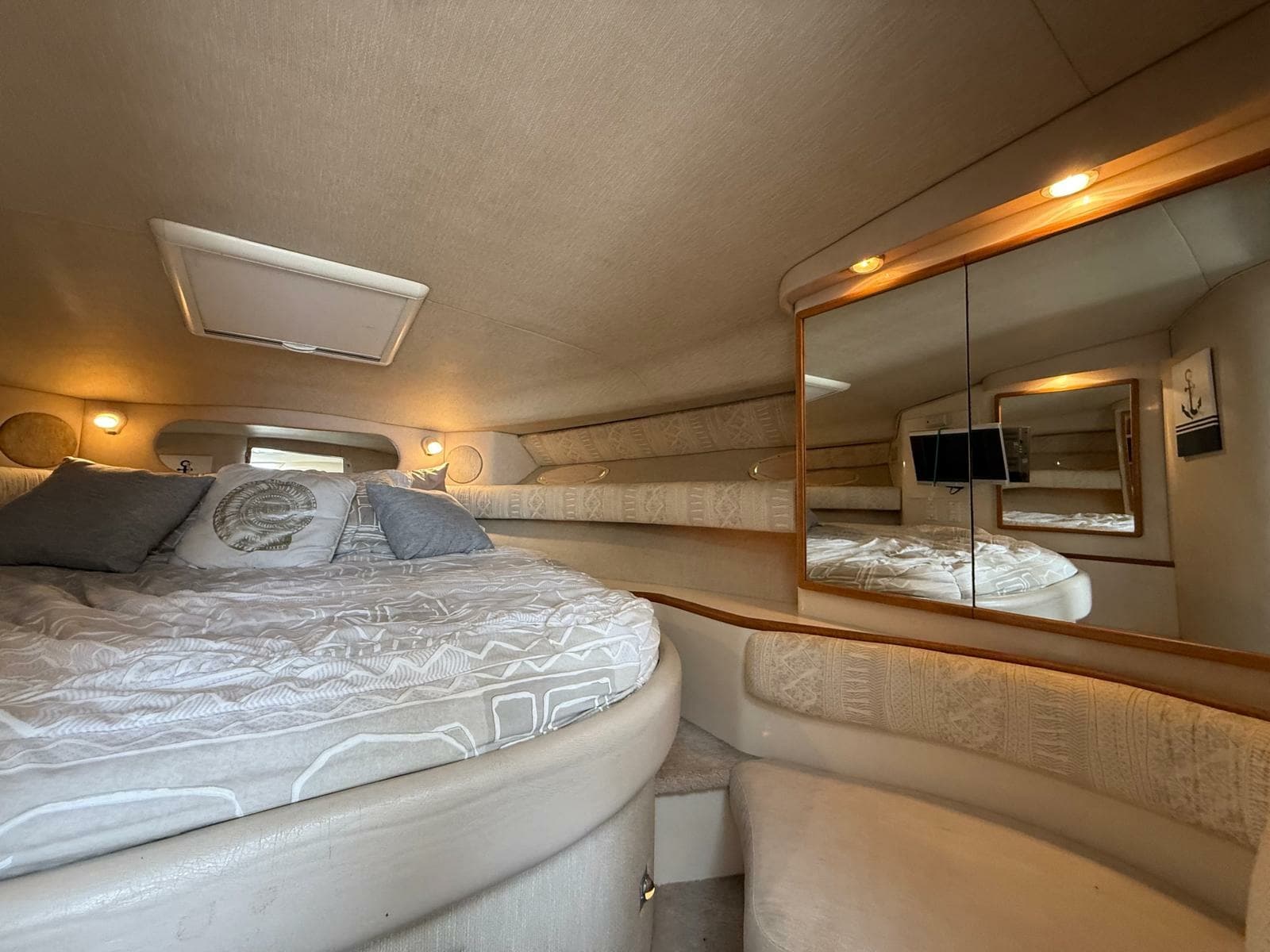 1996 Sea Ray 370 Sundancer - Photo 45
