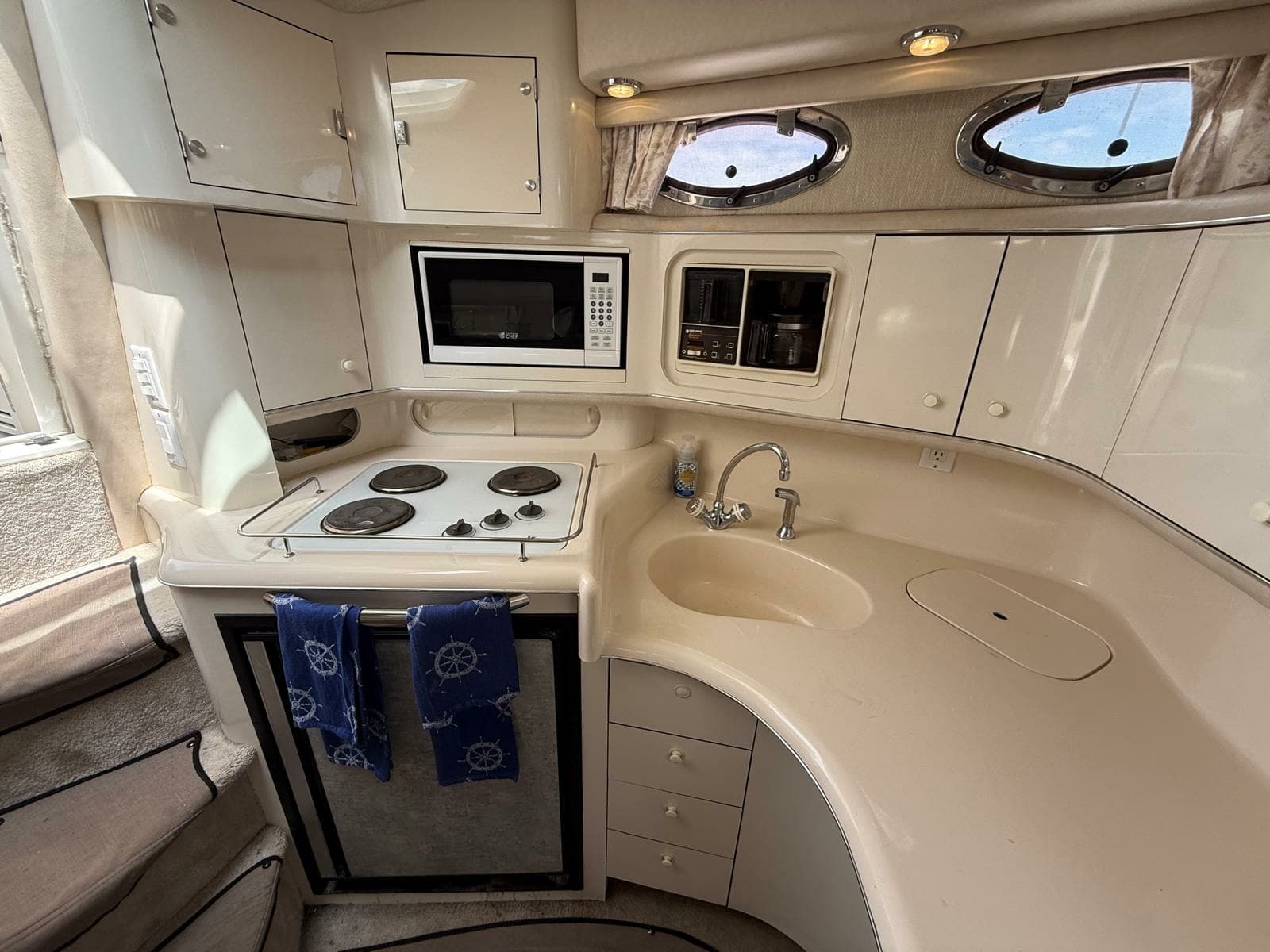 1996 Sea Ray 370 Sundancer - Photo 55