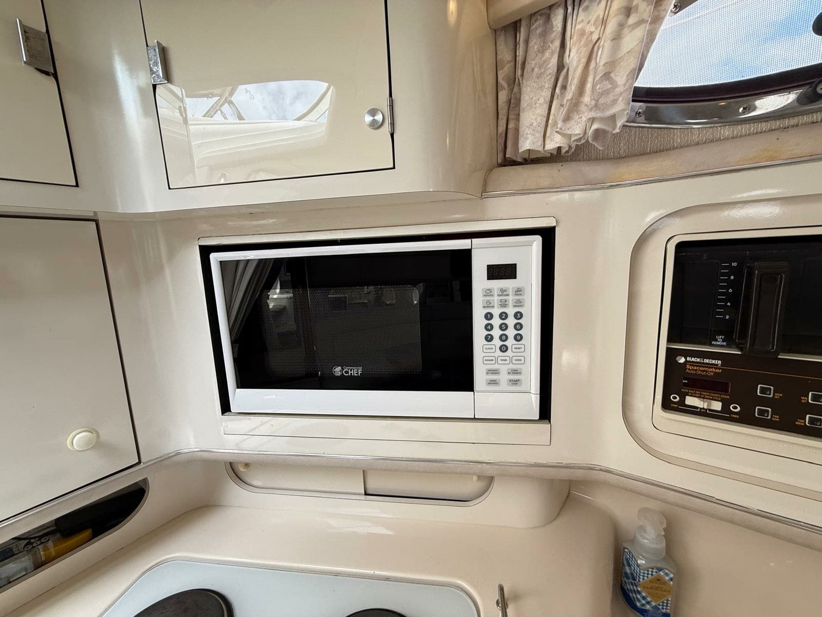 1996 Sea Ray 370 Sundancer - Photo 57