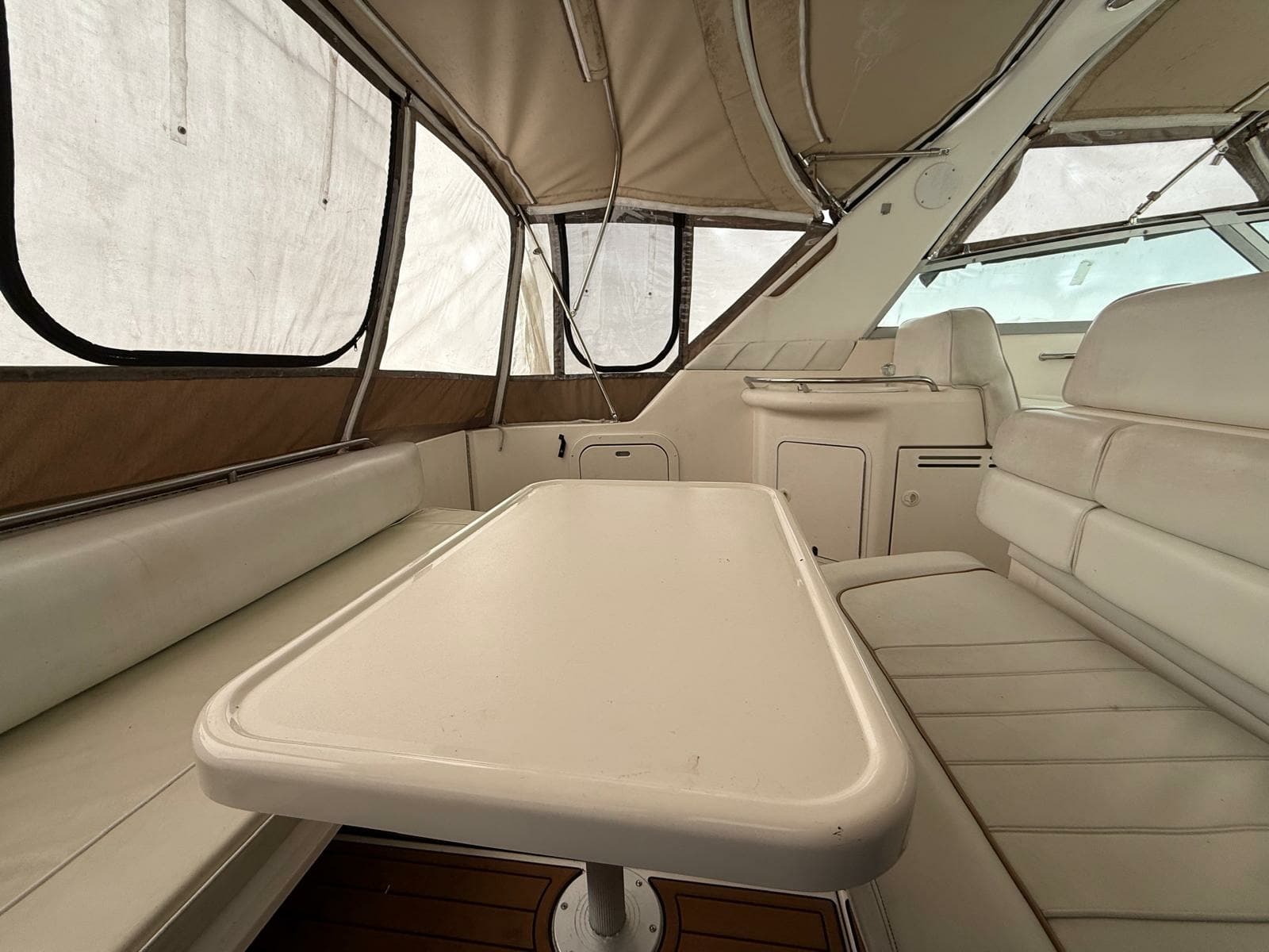 1997 Sea Ray 330 Sundancer - Photo 9