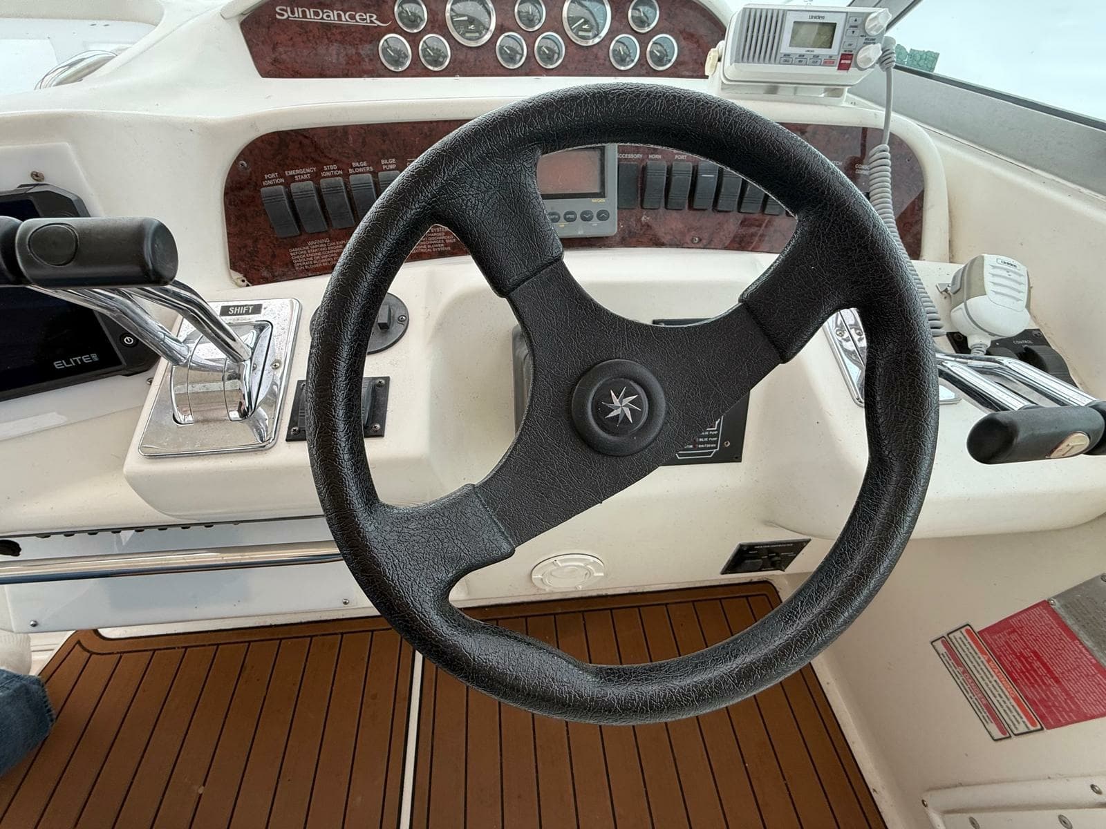 1997 Sea Ray 330 Sundancer - Photo 20