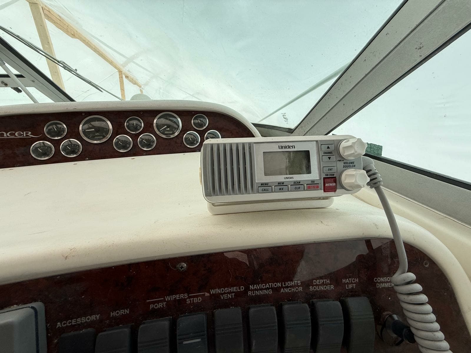 1997 Sea Ray 330 Sundancer - Photo 21