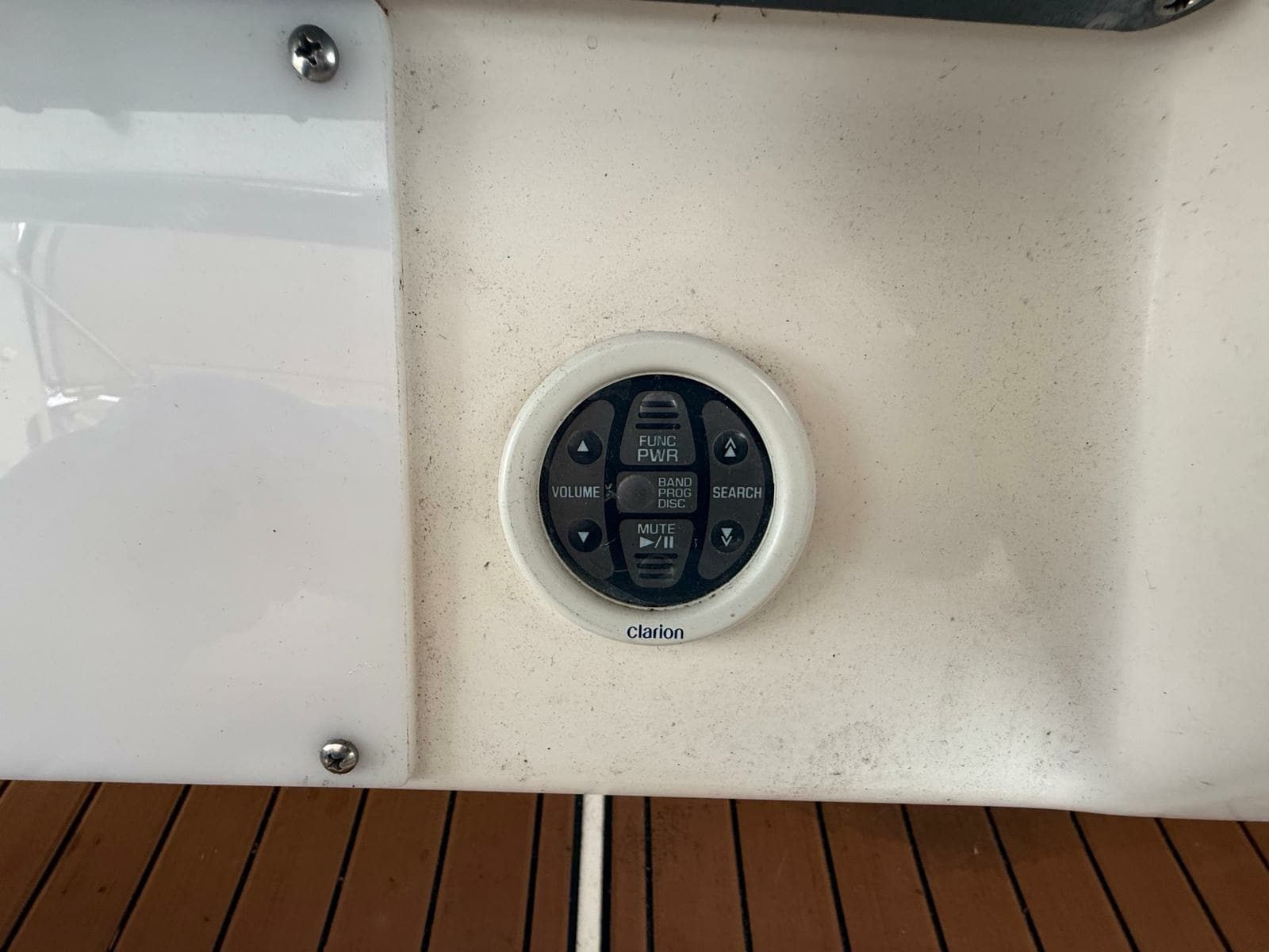 1997 Sea Ray 330 Sundancer - Photo 26