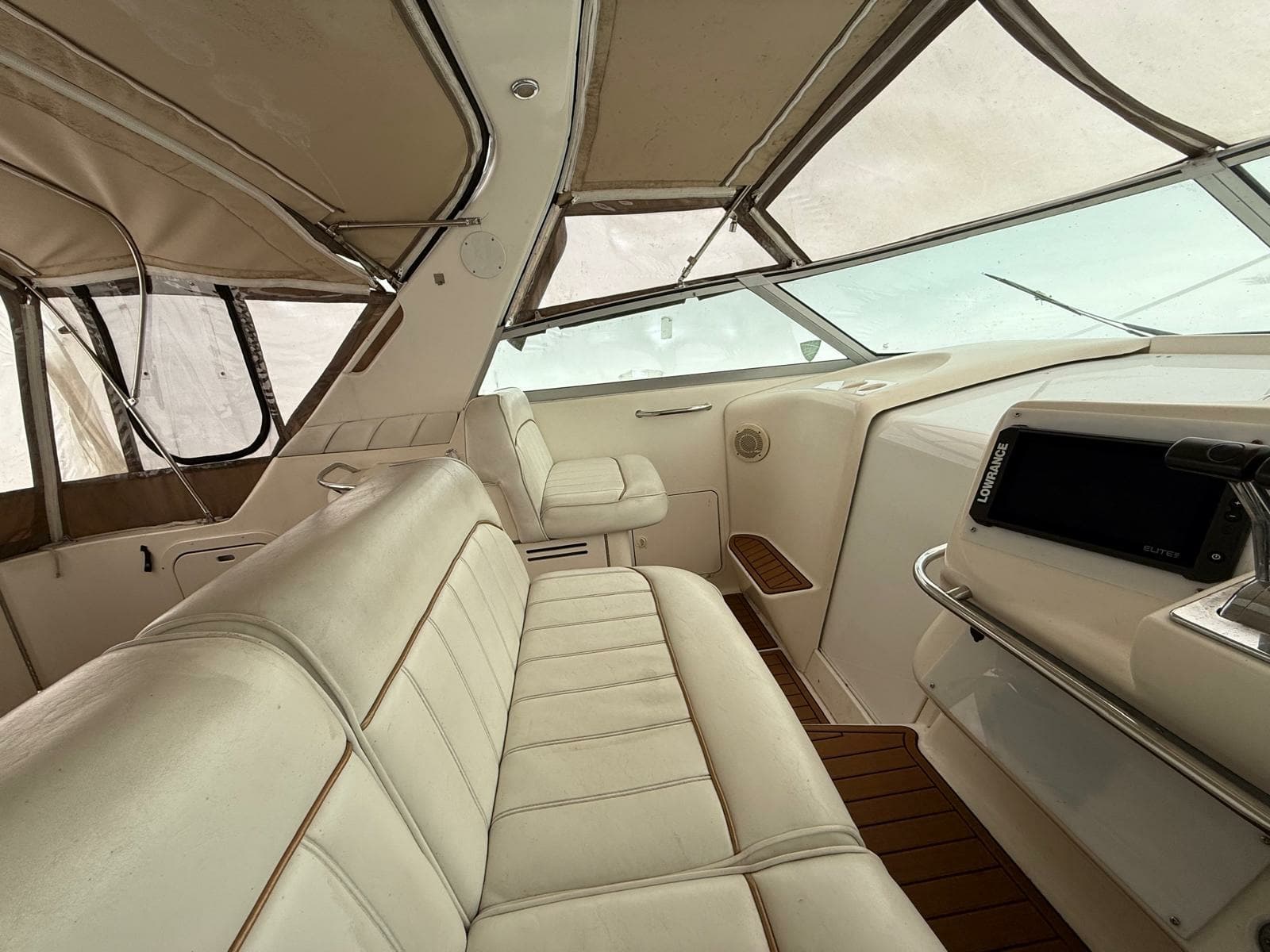 1997 Sea Ray 330 Sundancer - Photo 27