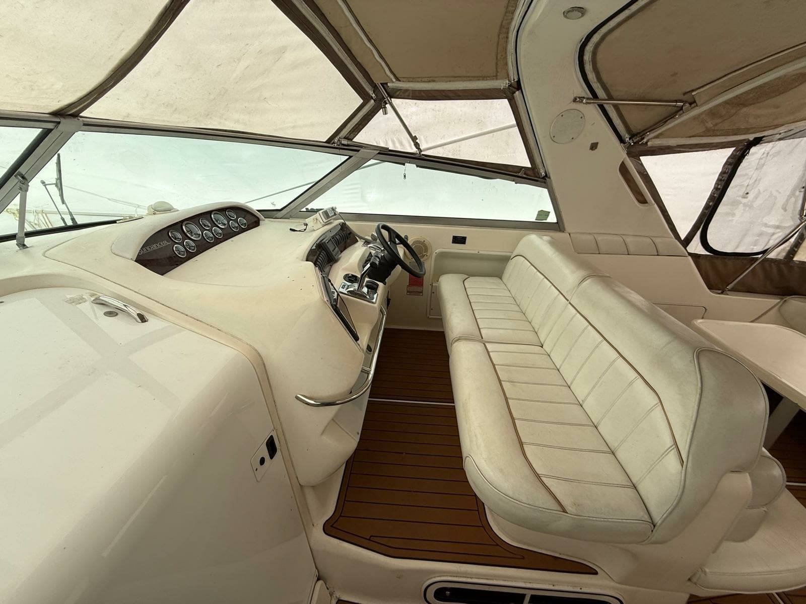 1997 Sea Ray 330 Sundancer - Photo 31