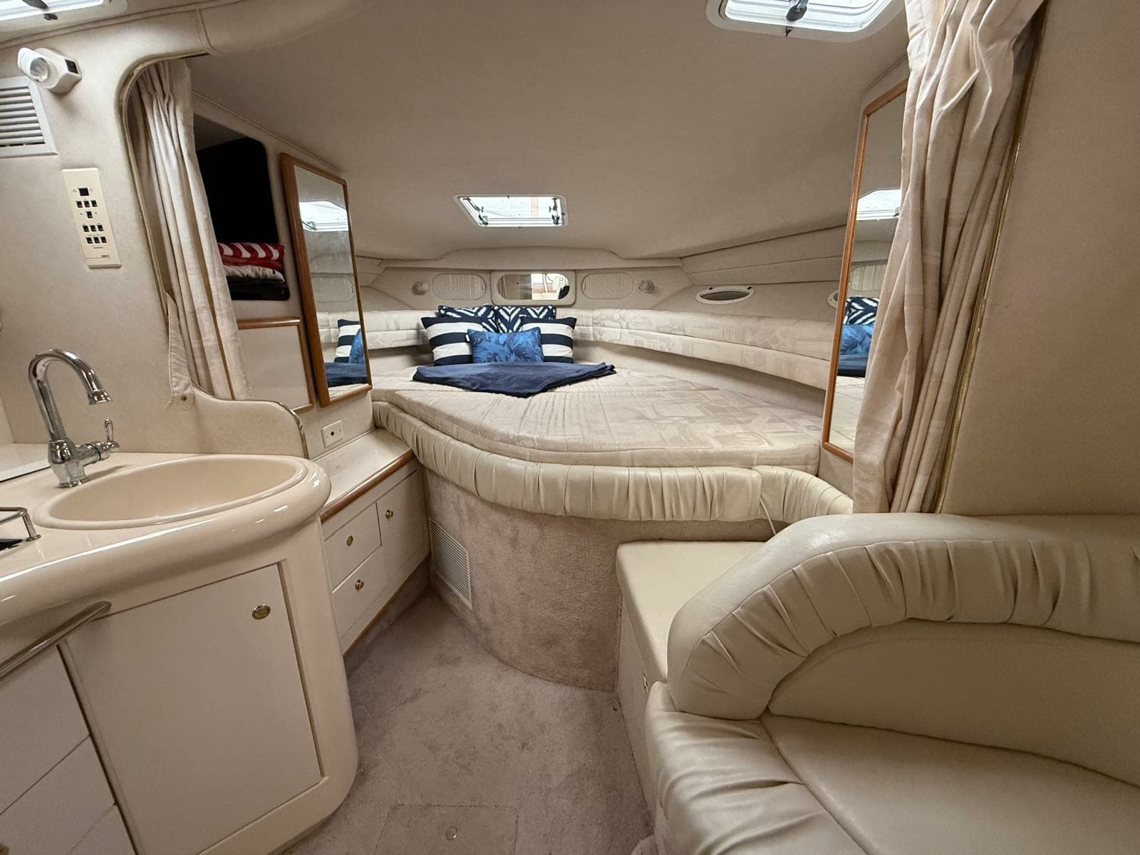 1997 Sea Ray 330 Sundancer - Photo 40