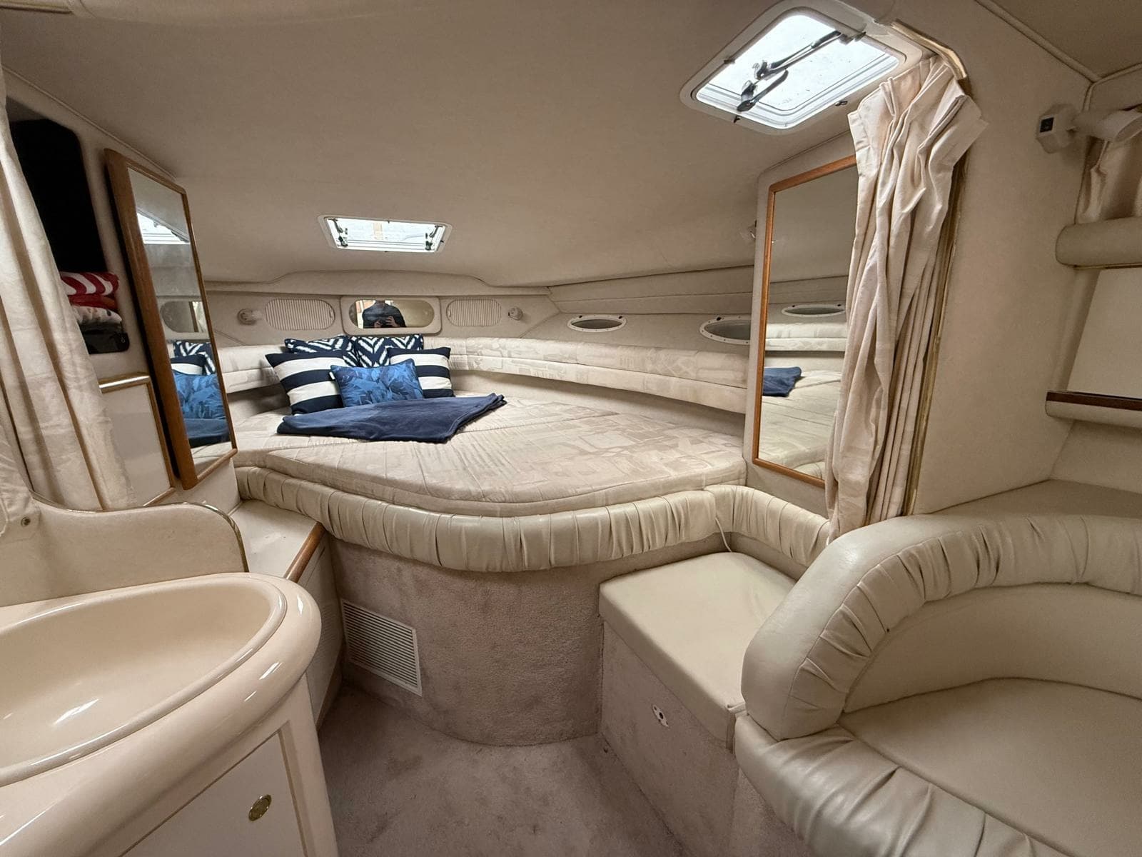 1997 Sea Ray 330 Sundancer - Photo 41