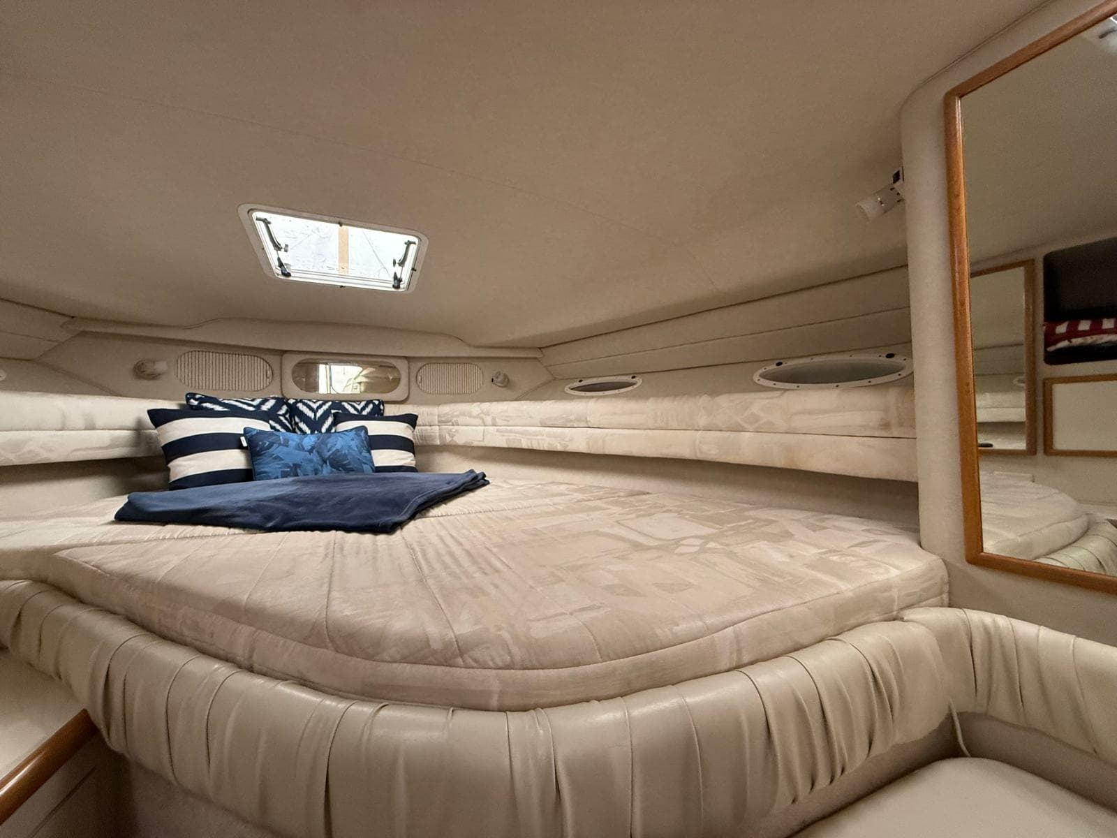1997 Sea Ray 330 Sundancer - Photo 42