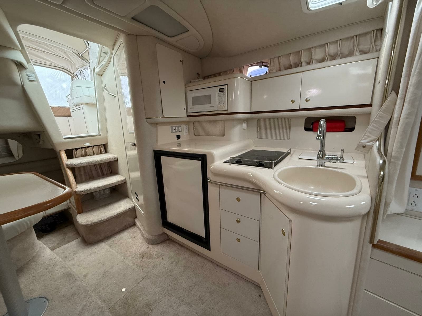 1997 Sea Ray 330 Sundancer - Photo 48
