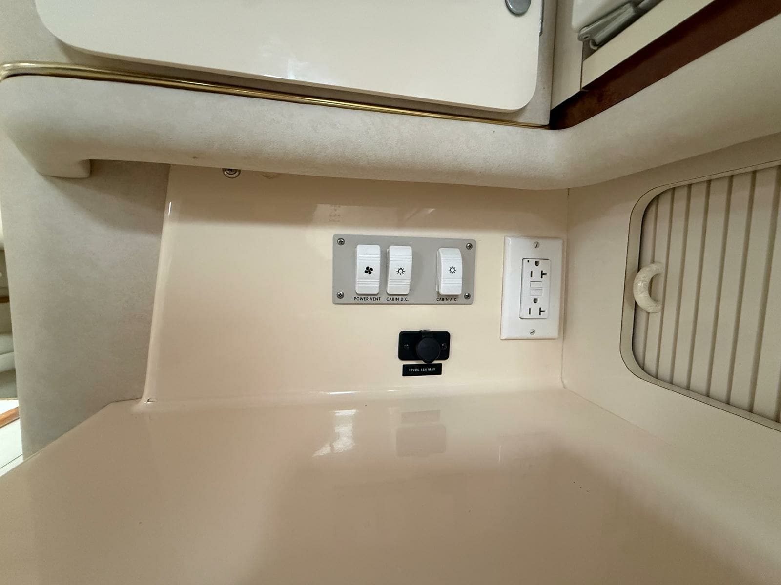 1997 Sea Ray 330 Sundancer - Photo 52