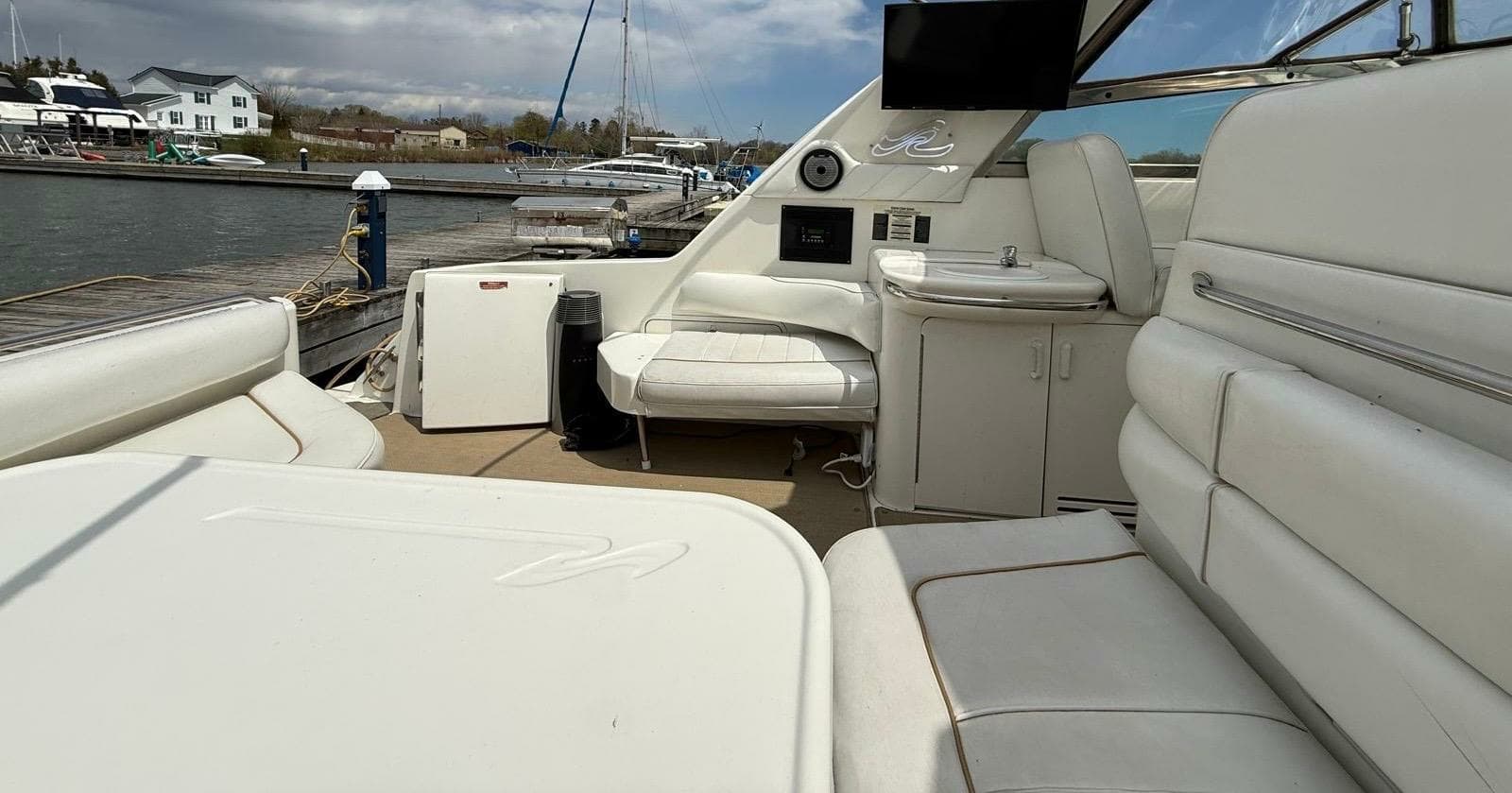 1996 Sea Ray 370 Sundancer - Photo 14